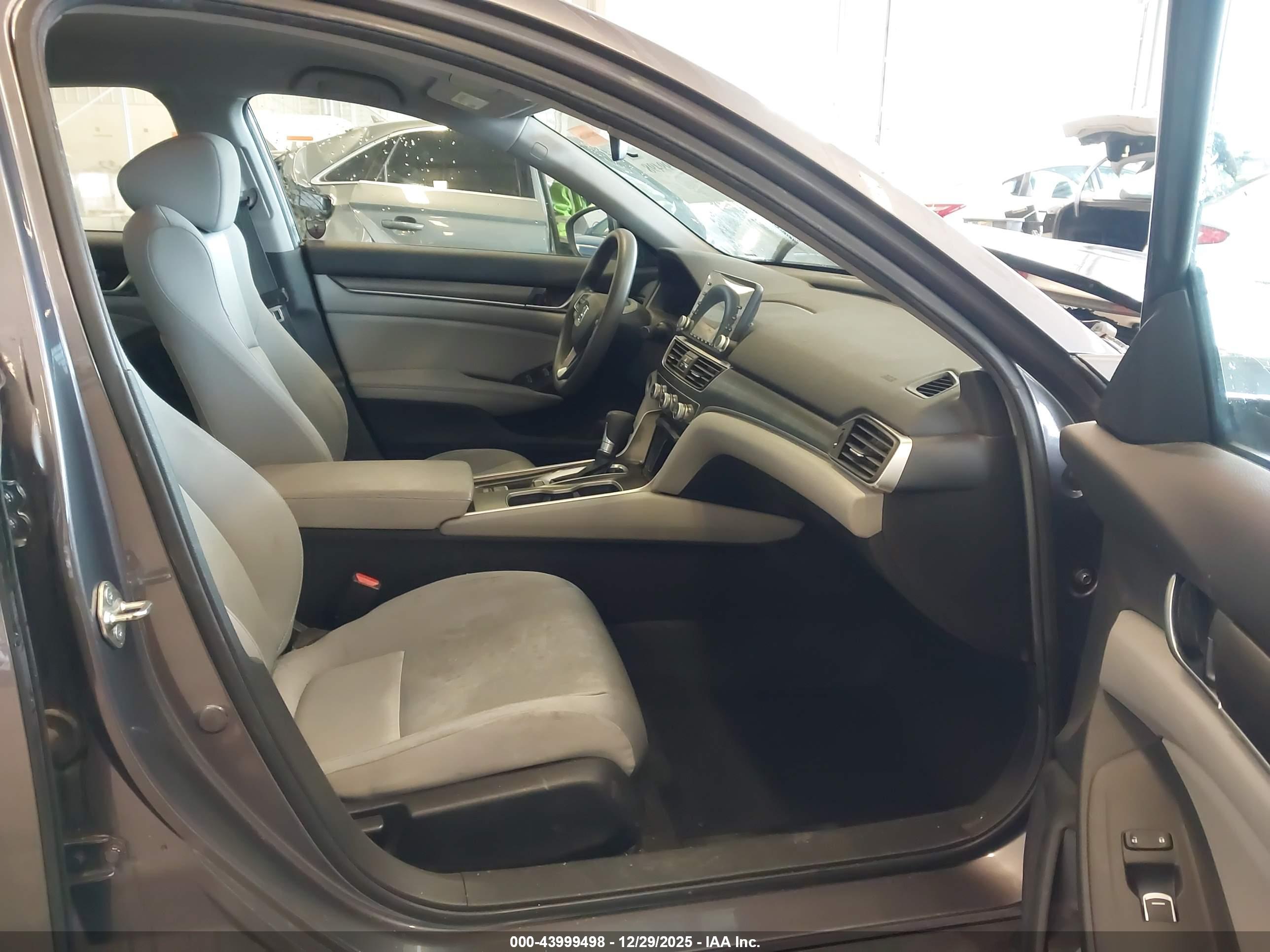 HONDA ACCORD image 5