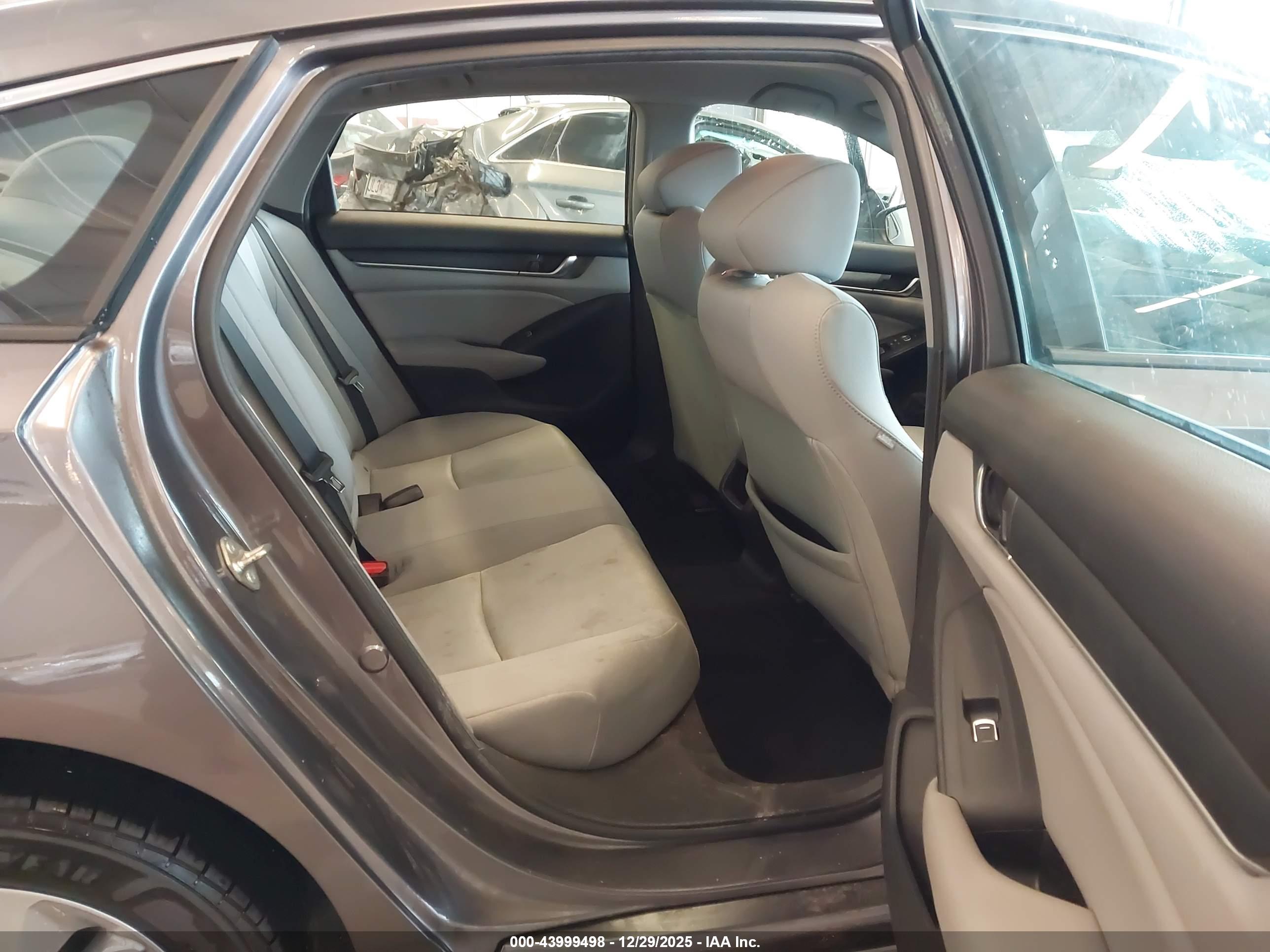 HONDA ACCORD image 8