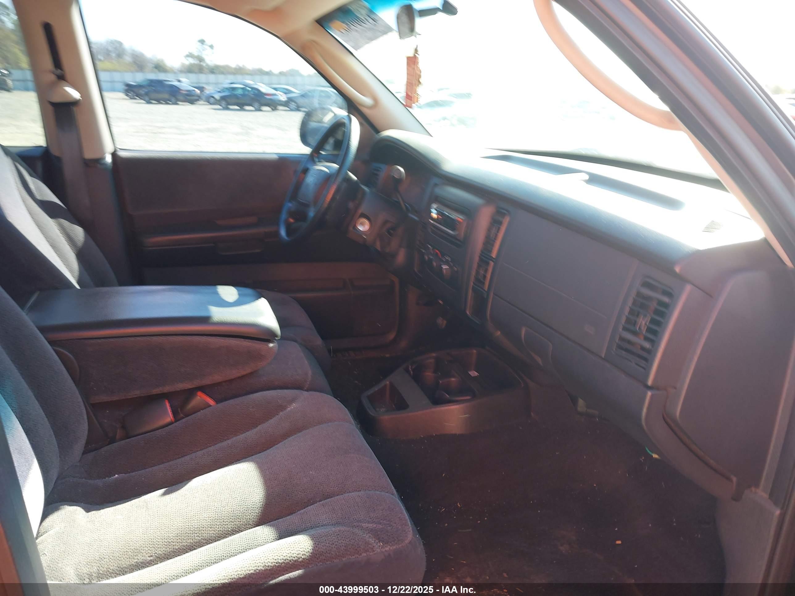 DODGE DAKOTA image 5