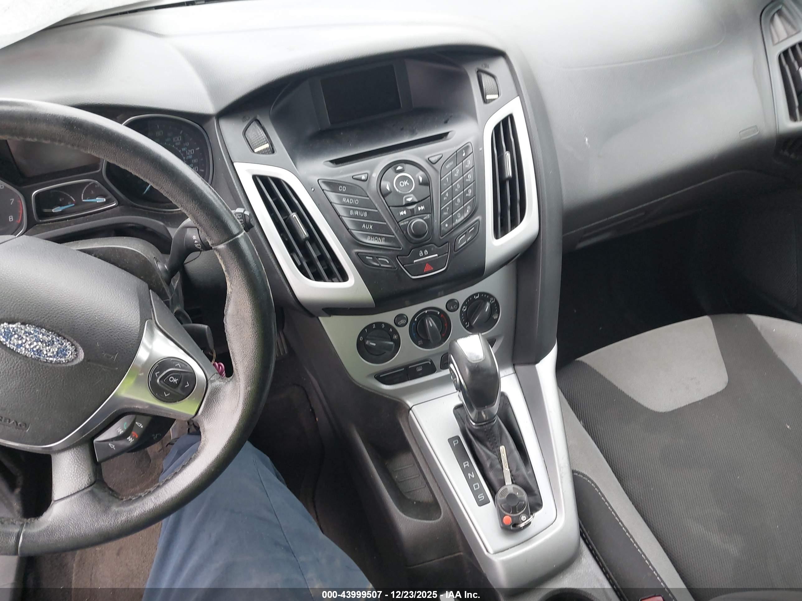 FORD FOCUS image 11