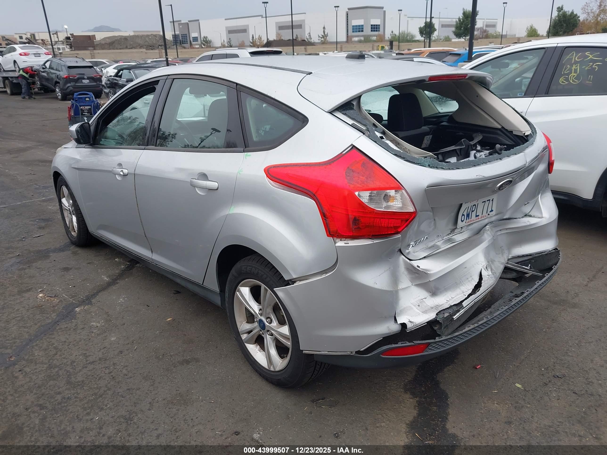 FORD FOCUS image 3