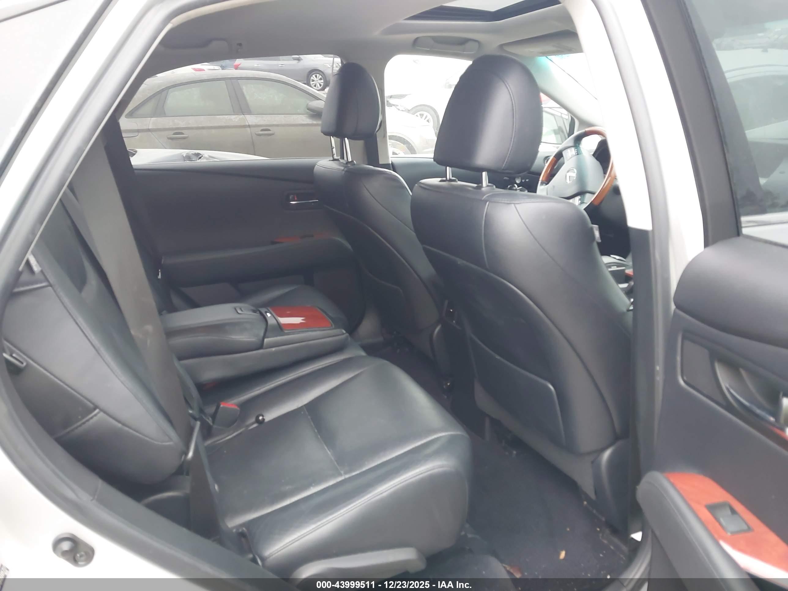 LEXUS RX image 8