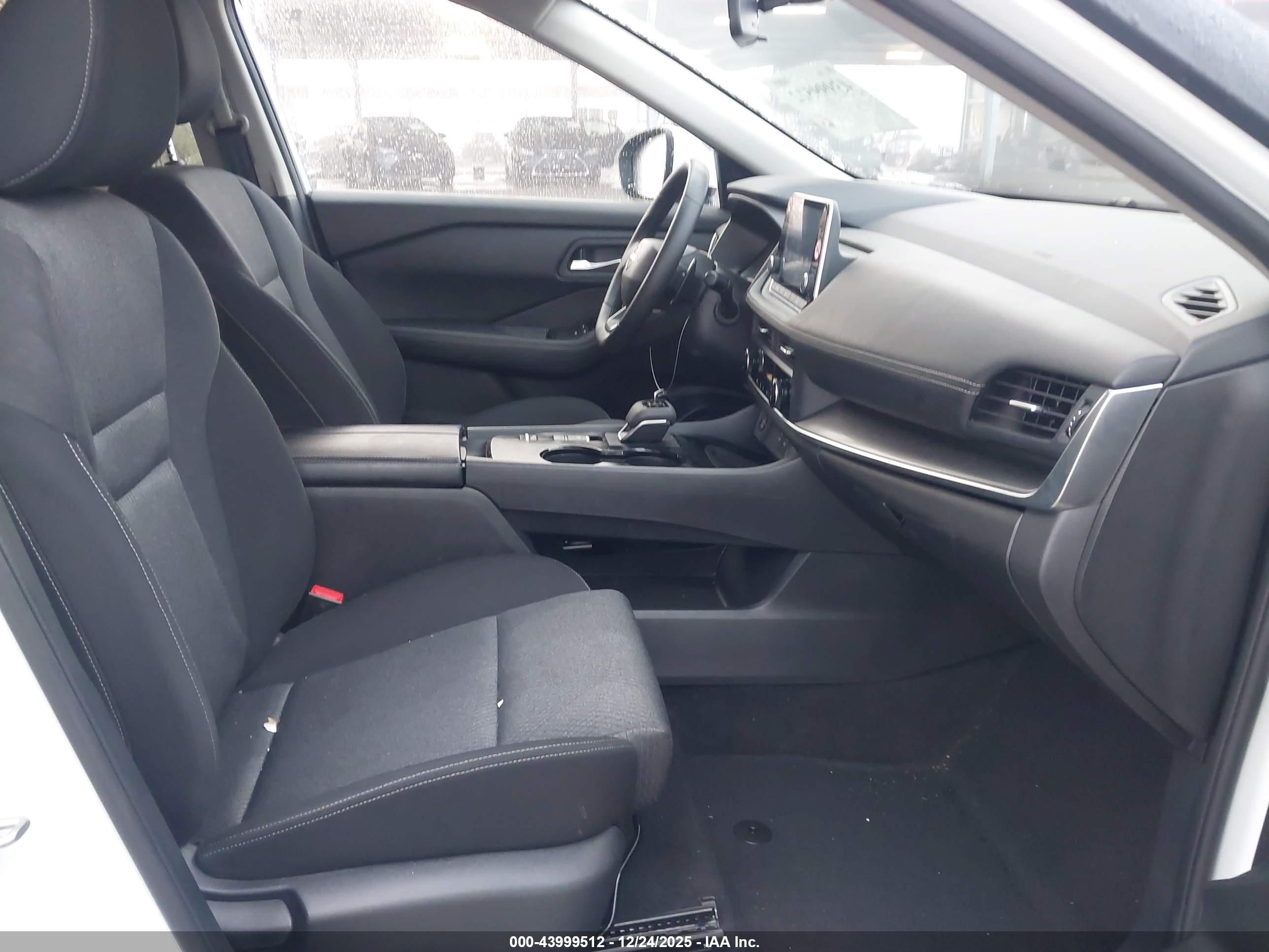 NISSAN ROGUE image 5