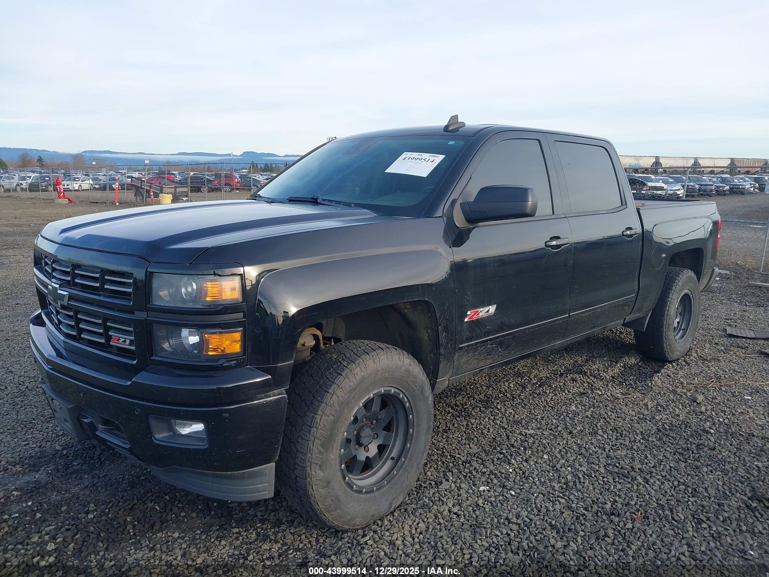 CHEVROLET SILVERADO image 2