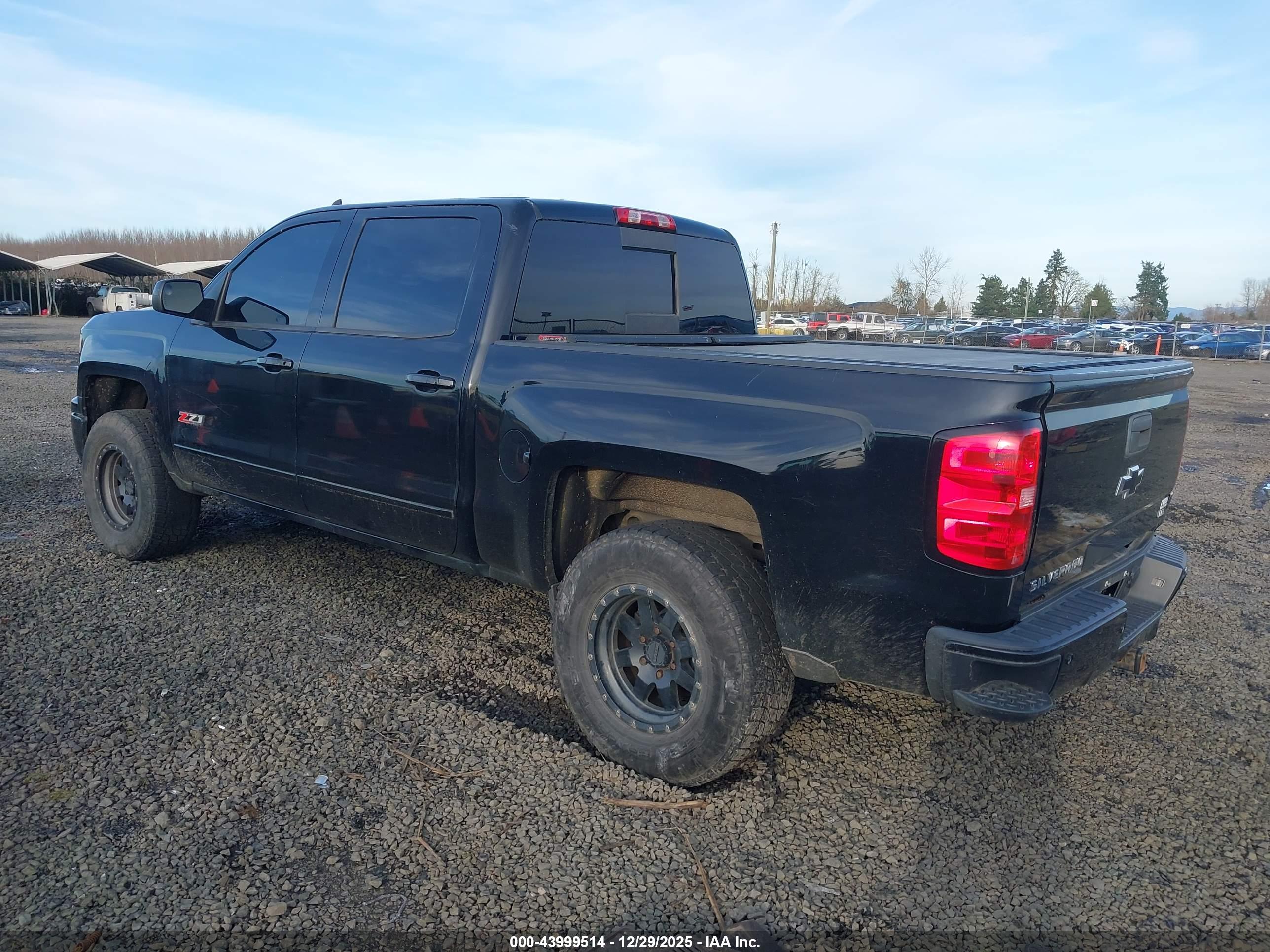 CHEVROLET SILVERADO image 3