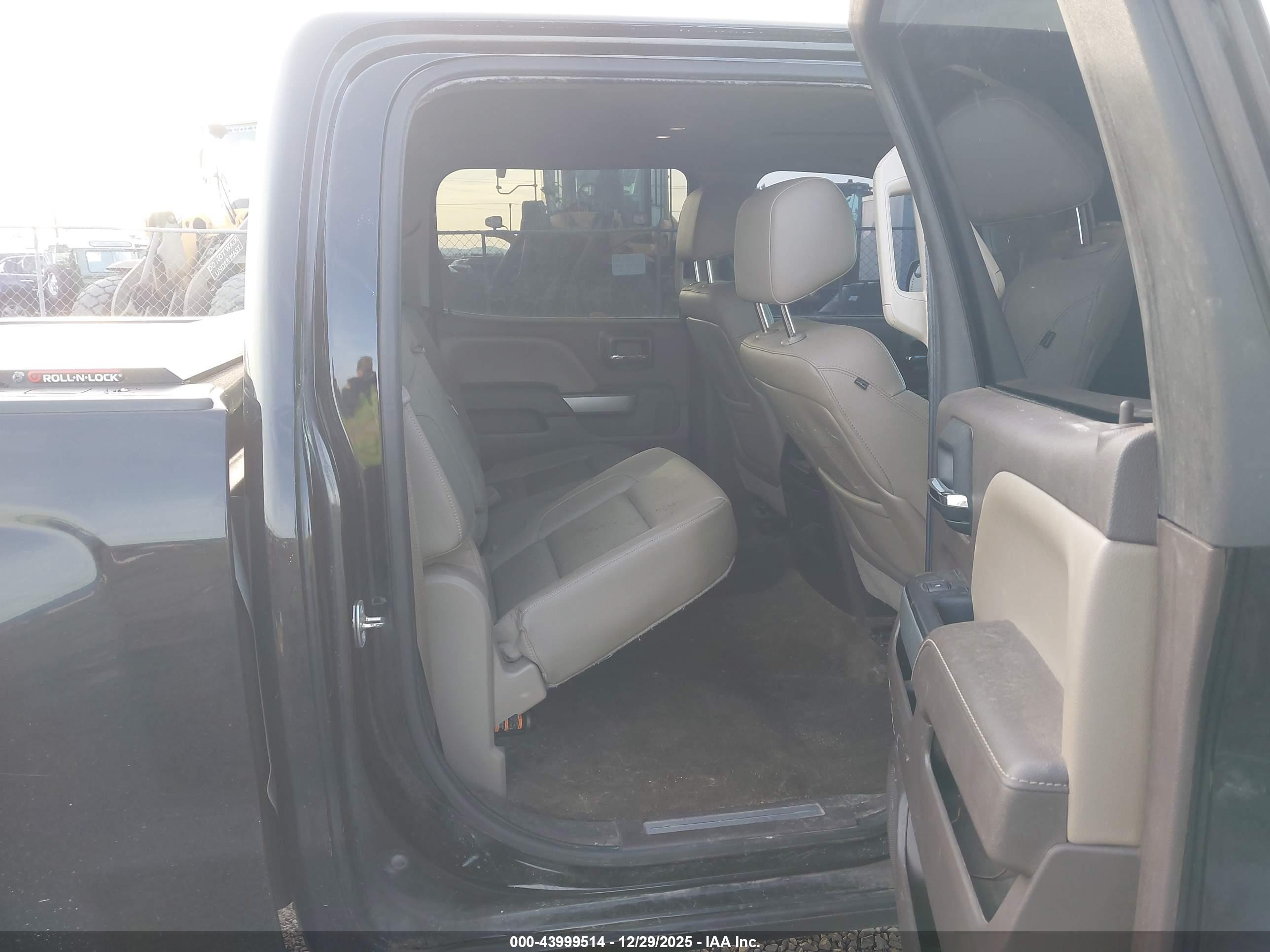 CHEVROLET SILVERADO image 8