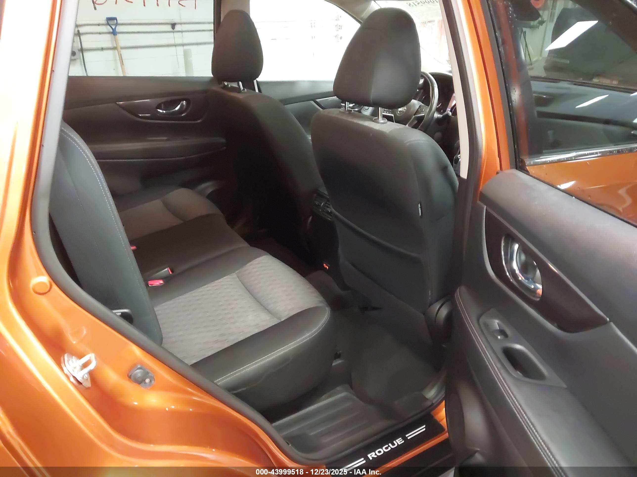 NISSAN ROGUE image 8