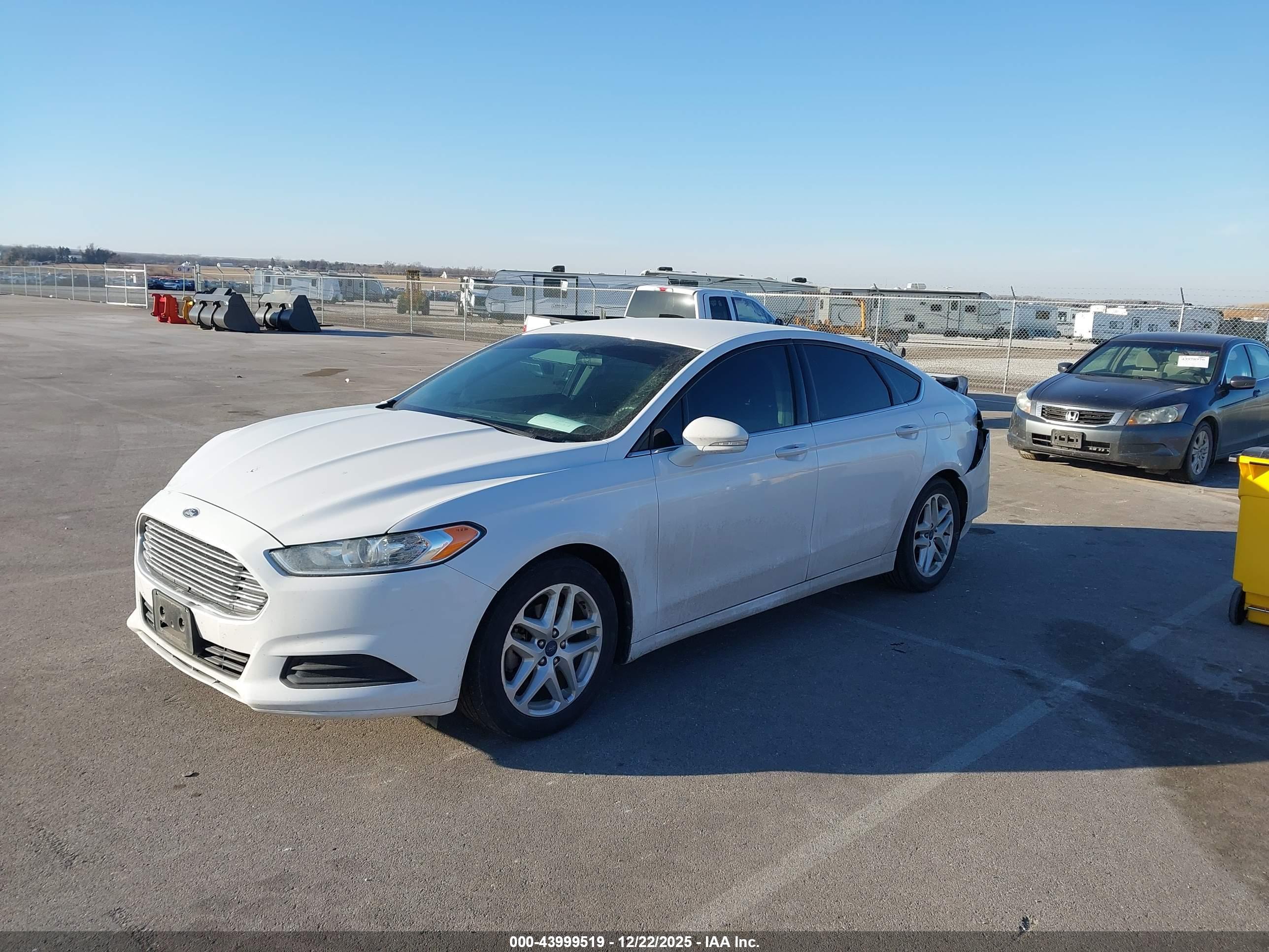 FORD FUSION image 2