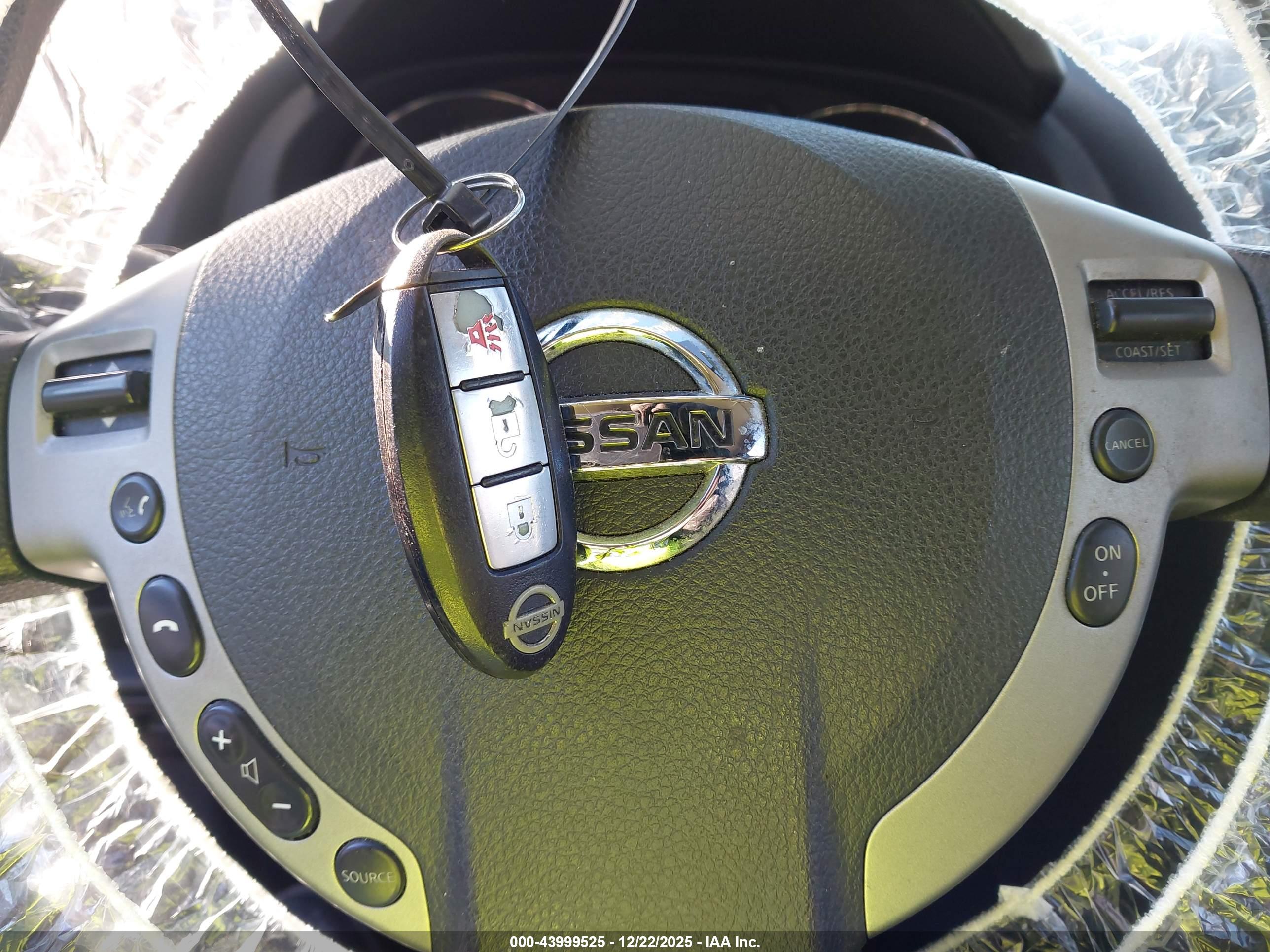 NISSAN ROGUE image 11