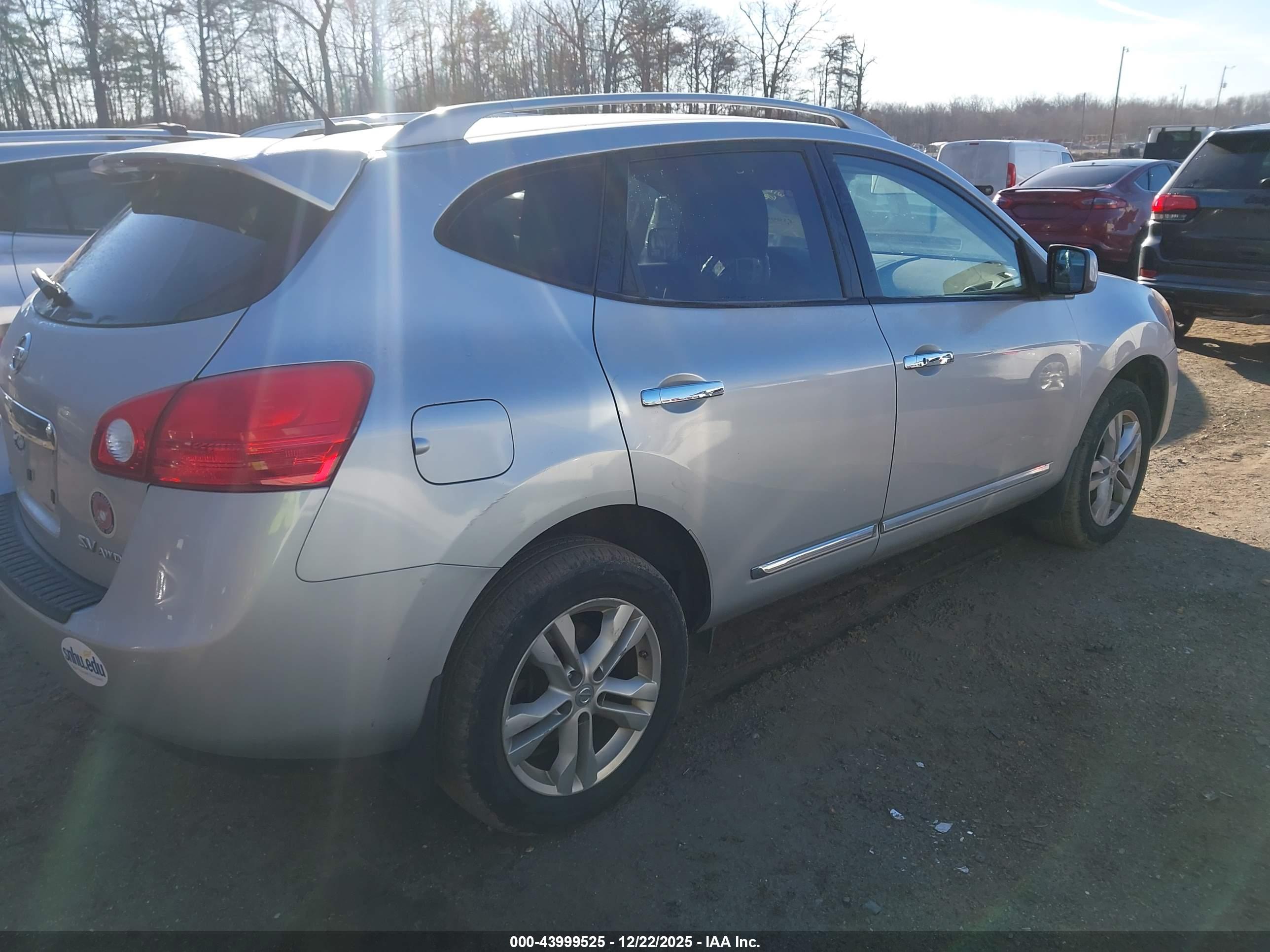 NISSAN ROGUE image 4