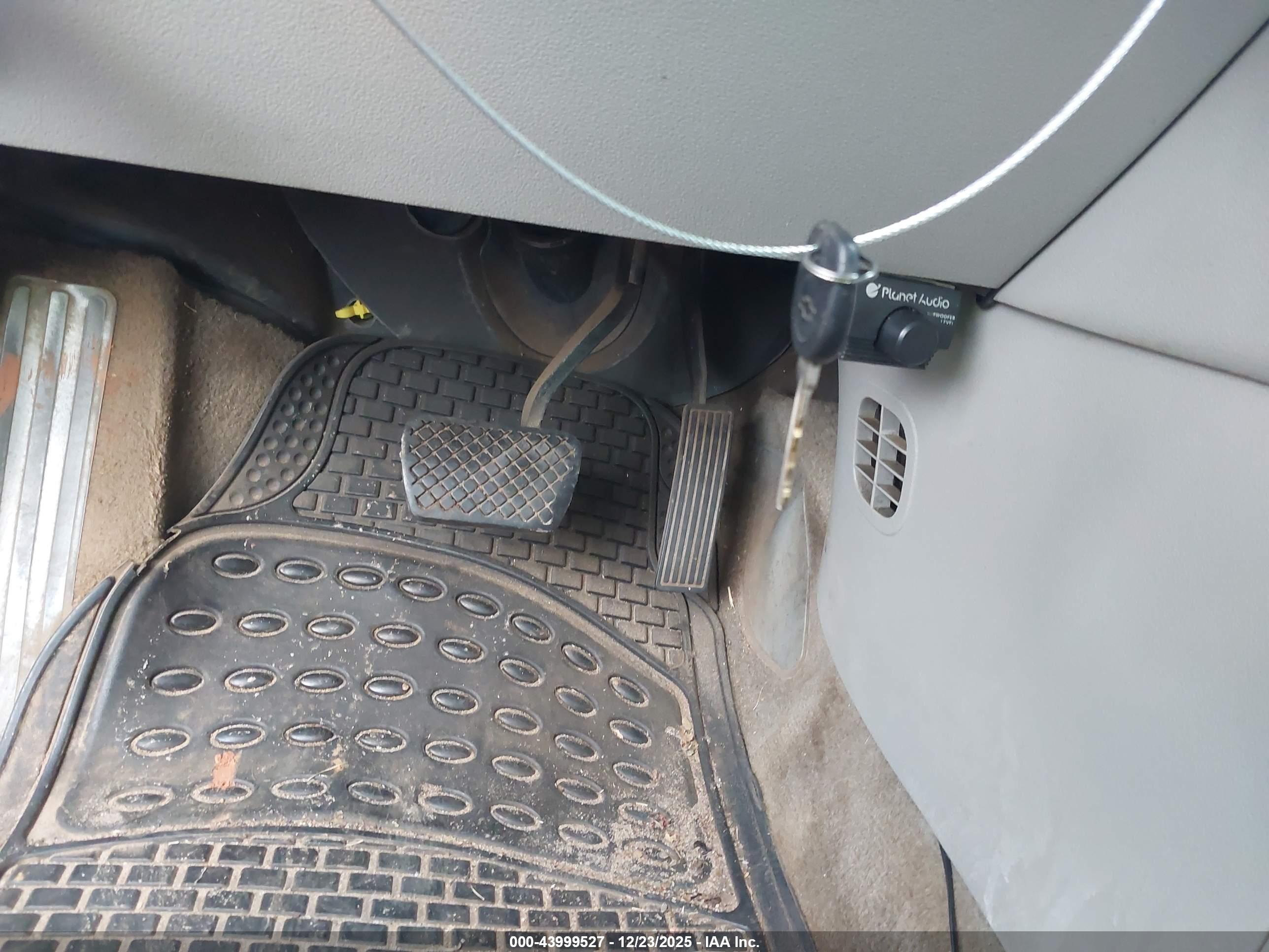 CHEVROLET COBALT image 11
