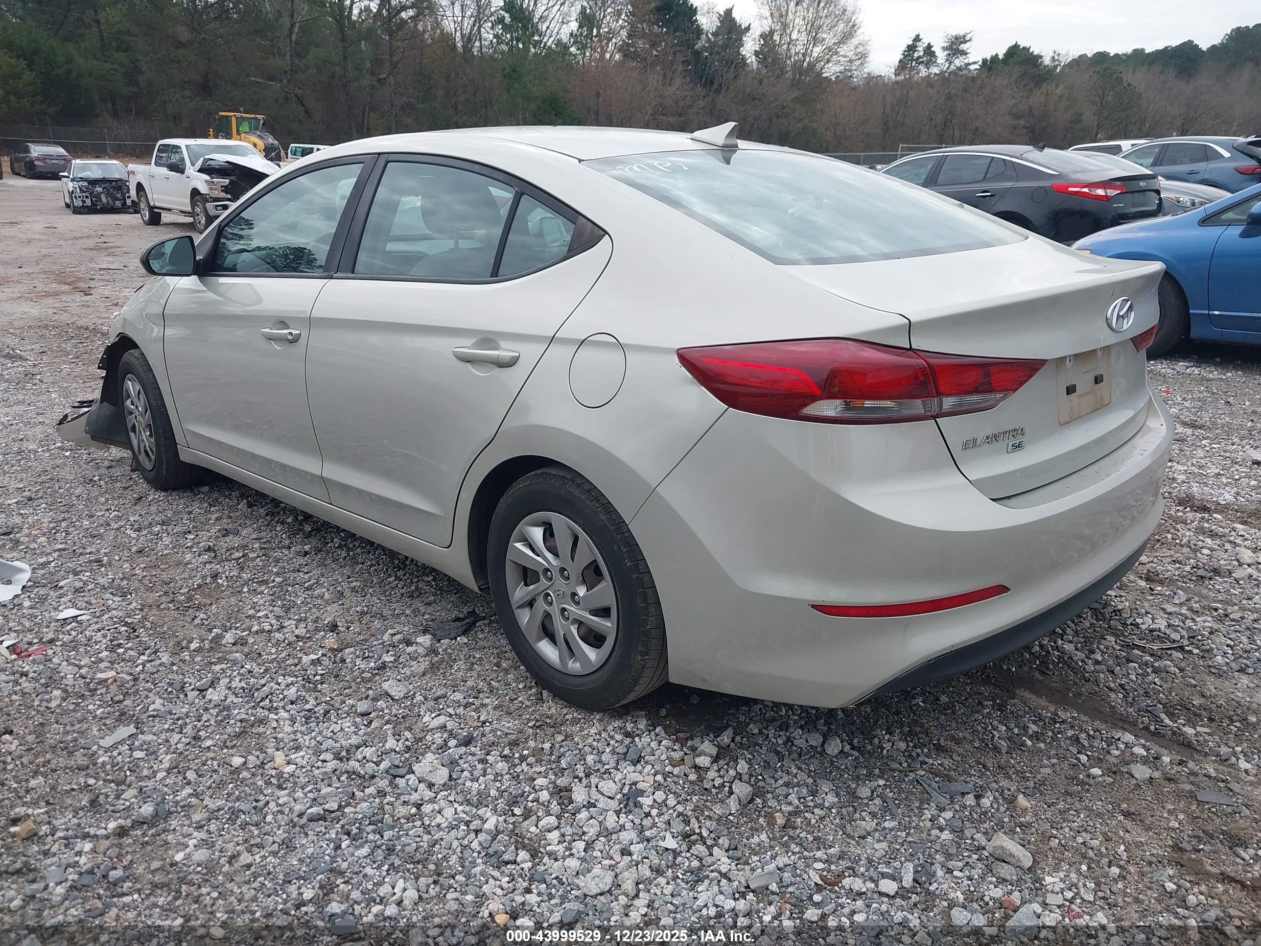 HYUNDAI ELANTRA image 3