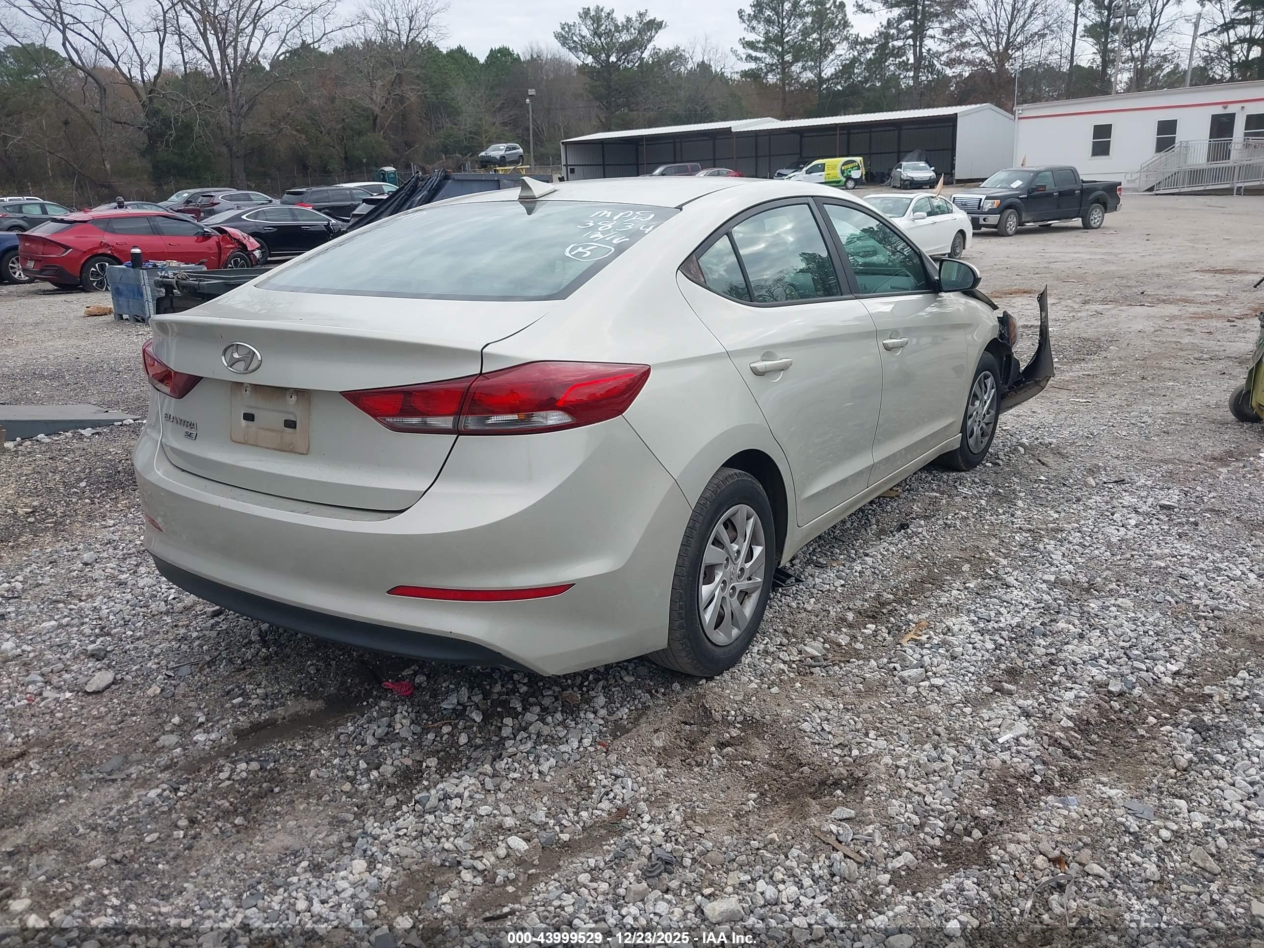 HYUNDAI ELANTRA image 4