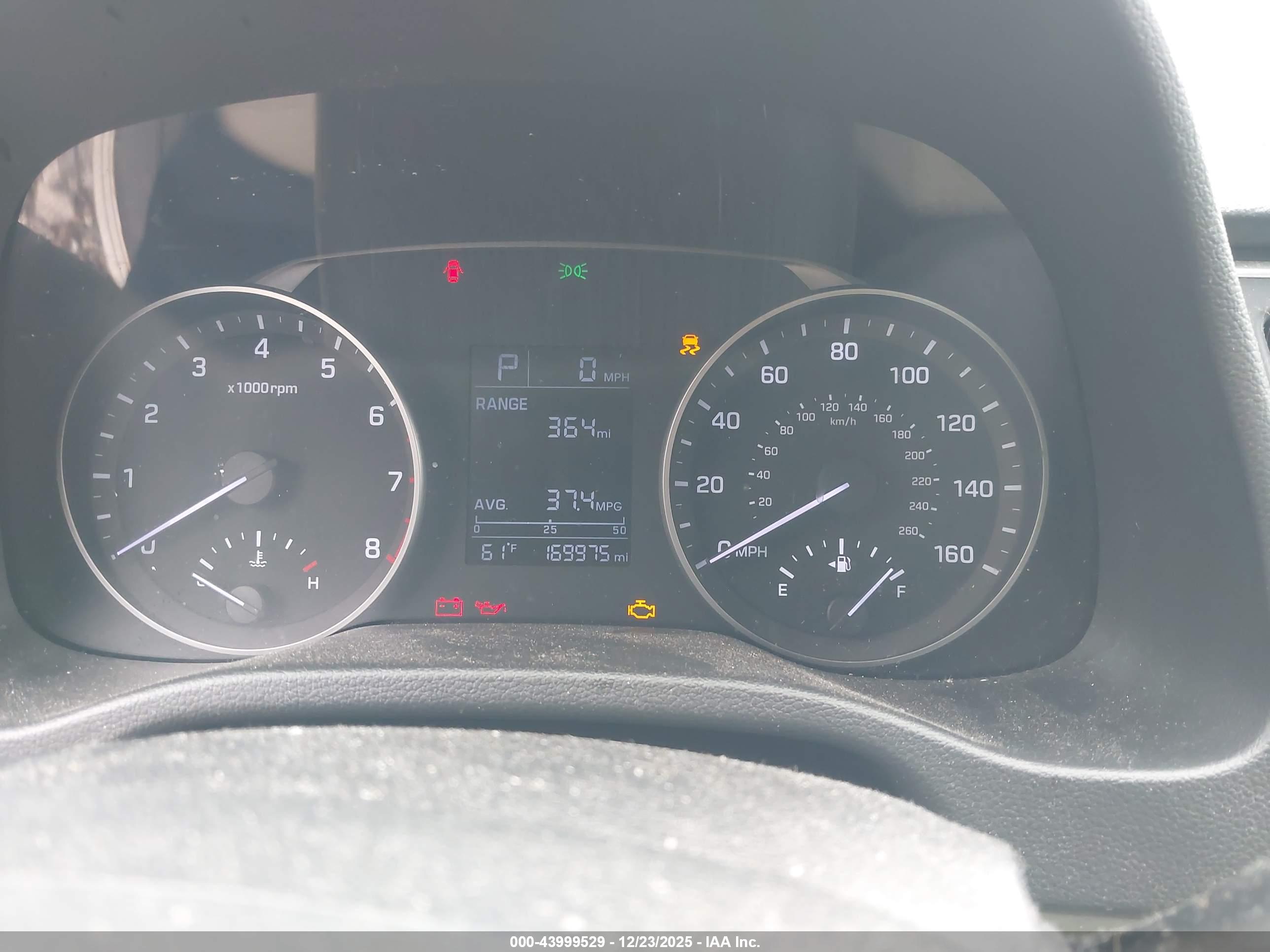 HYUNDAI ELANTRA image 7