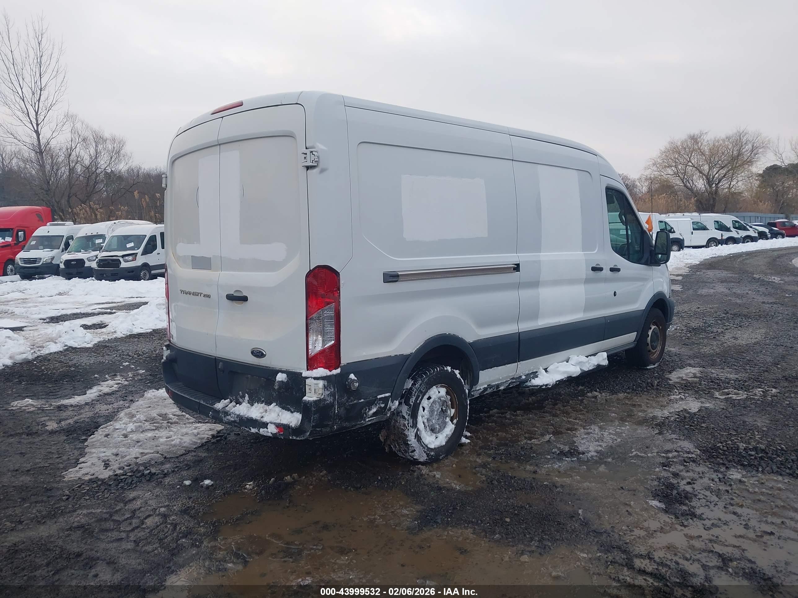FORD TRANSIT-250 image 4