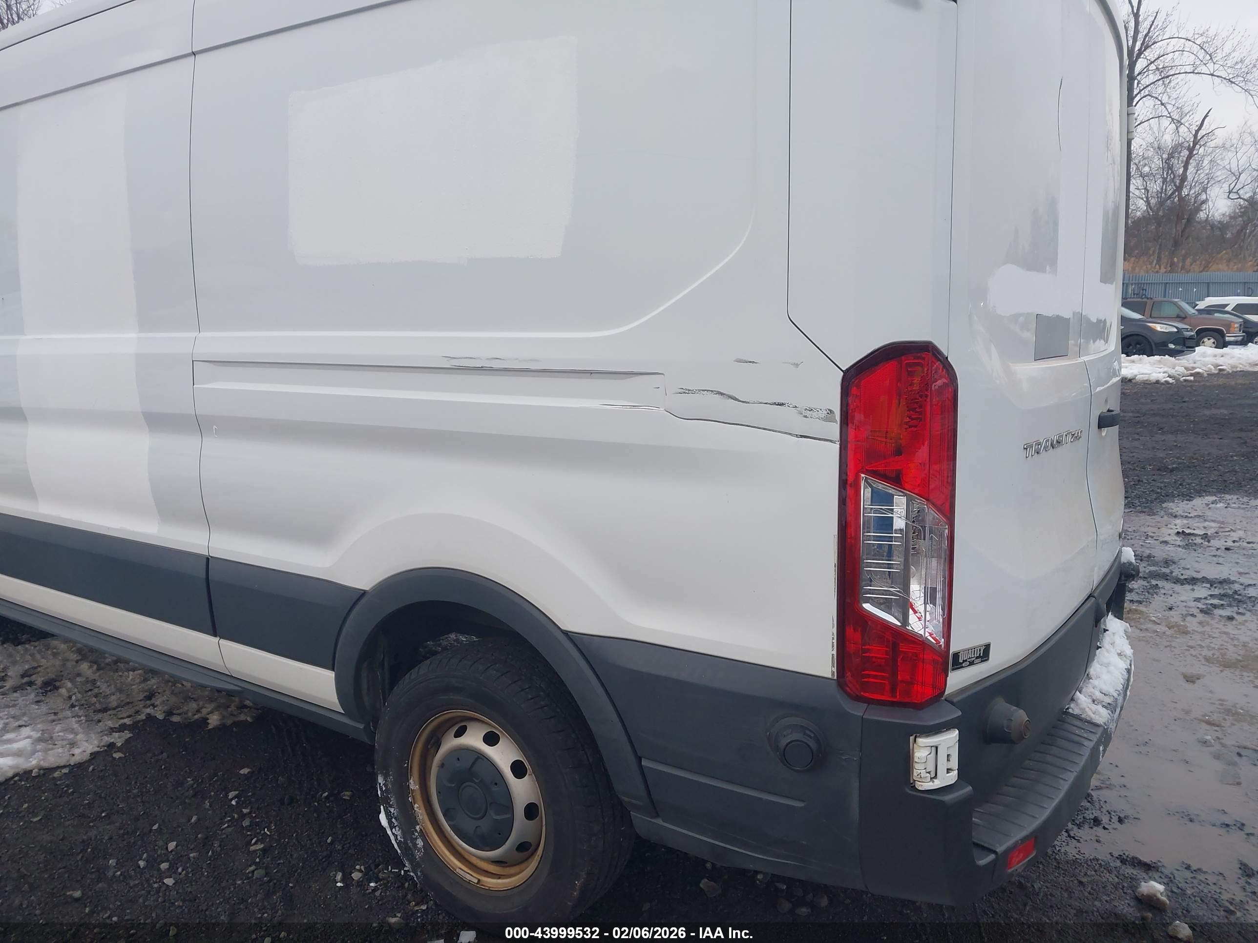 FORD TRANSIT-250 image 6