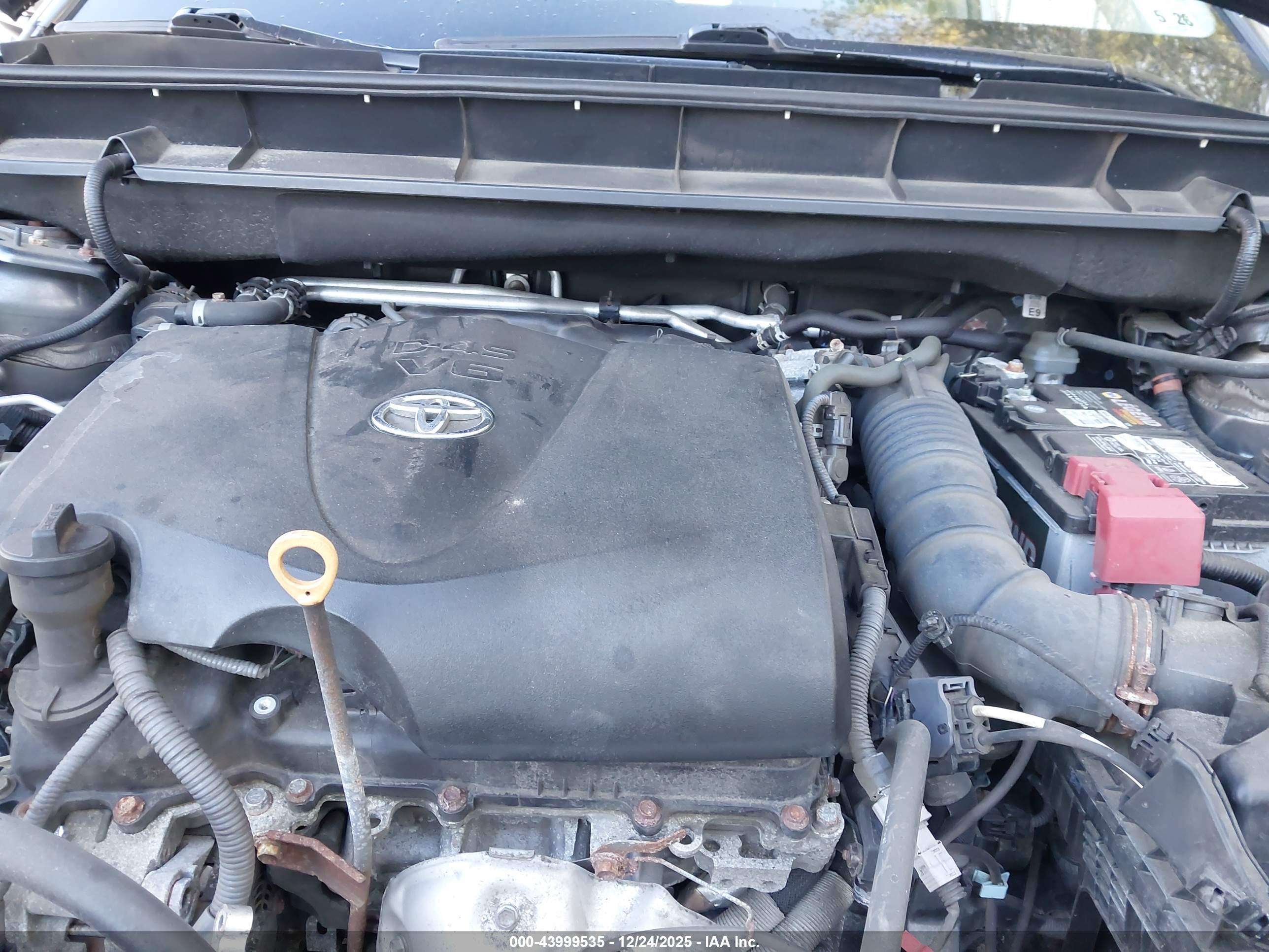 TOYOTA HIGHLANDER image 10