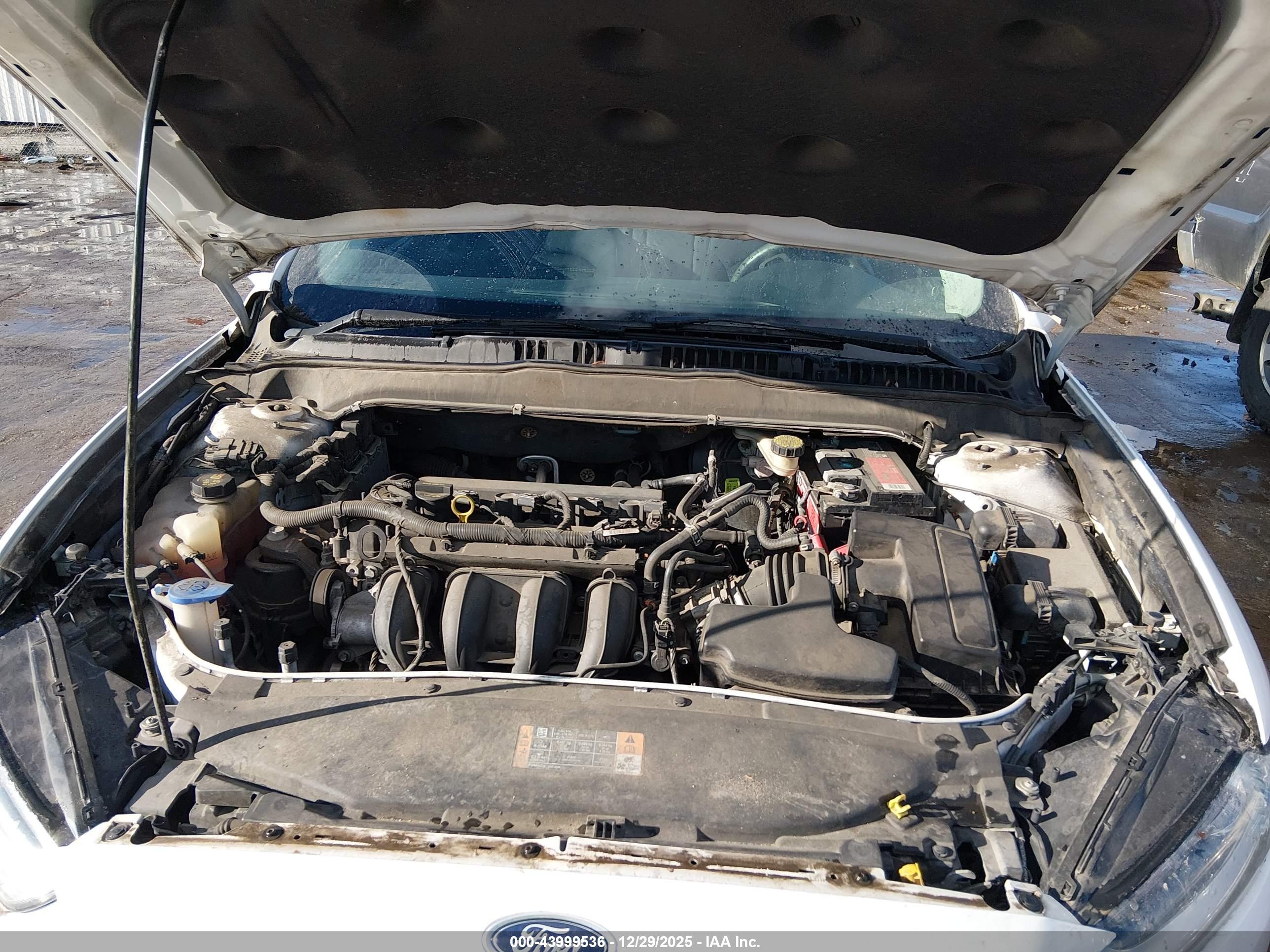 FORD FUSION image 10