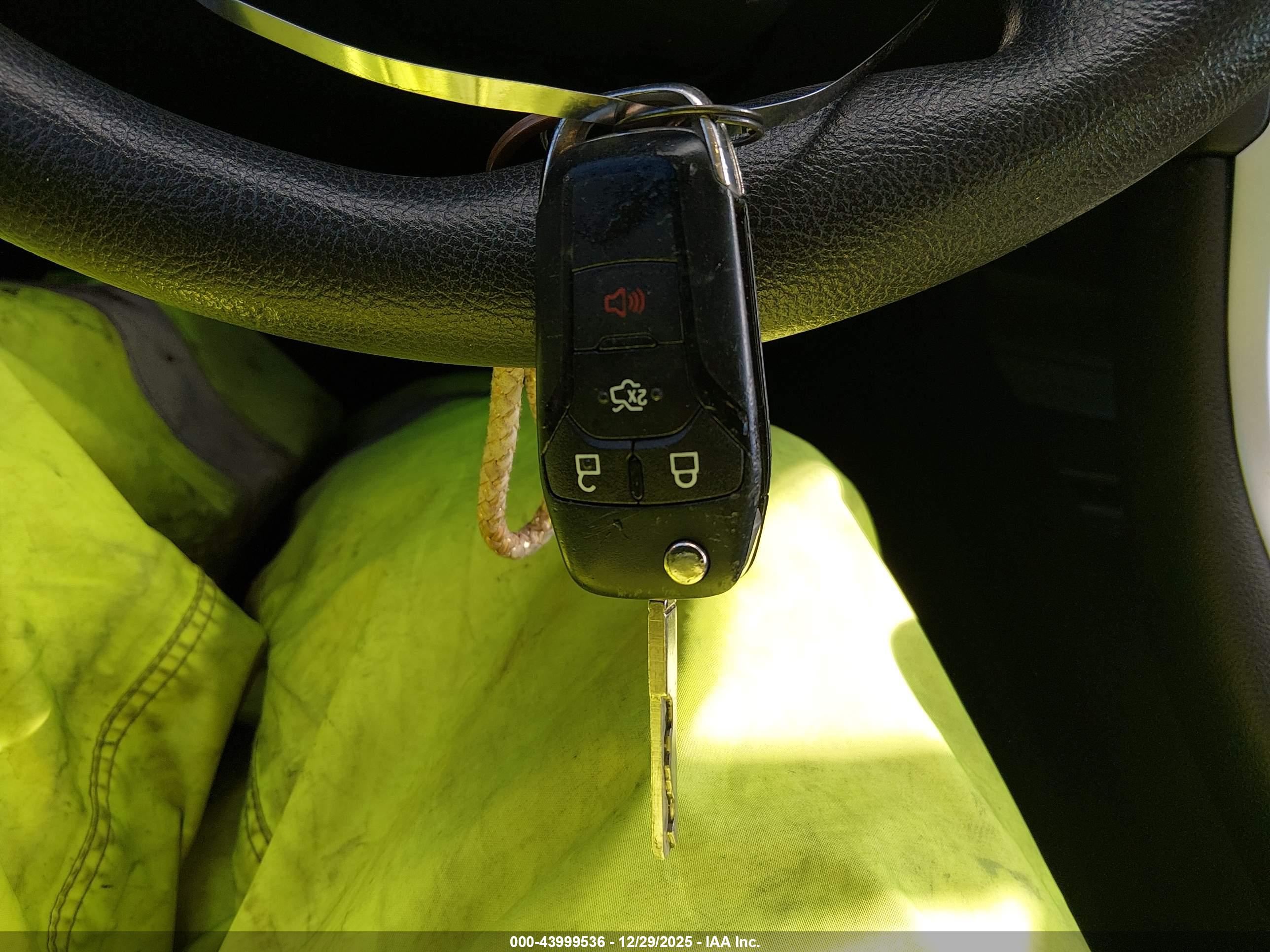 FORD FUSION image 11
