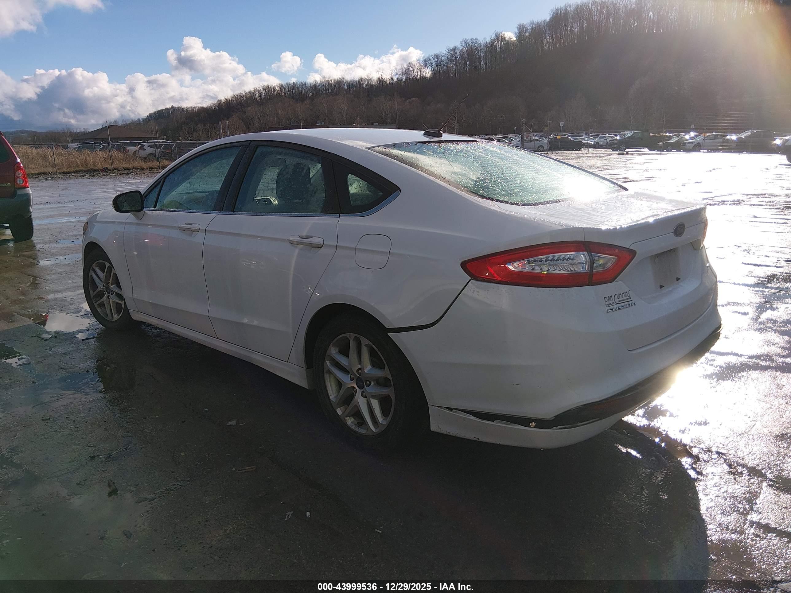 FORD FUSION image 3