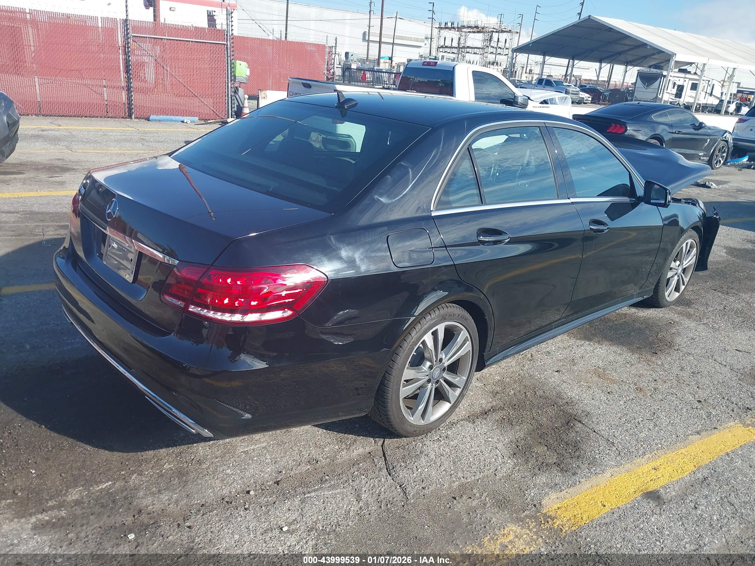 MERCEDES-BENZ E image 4