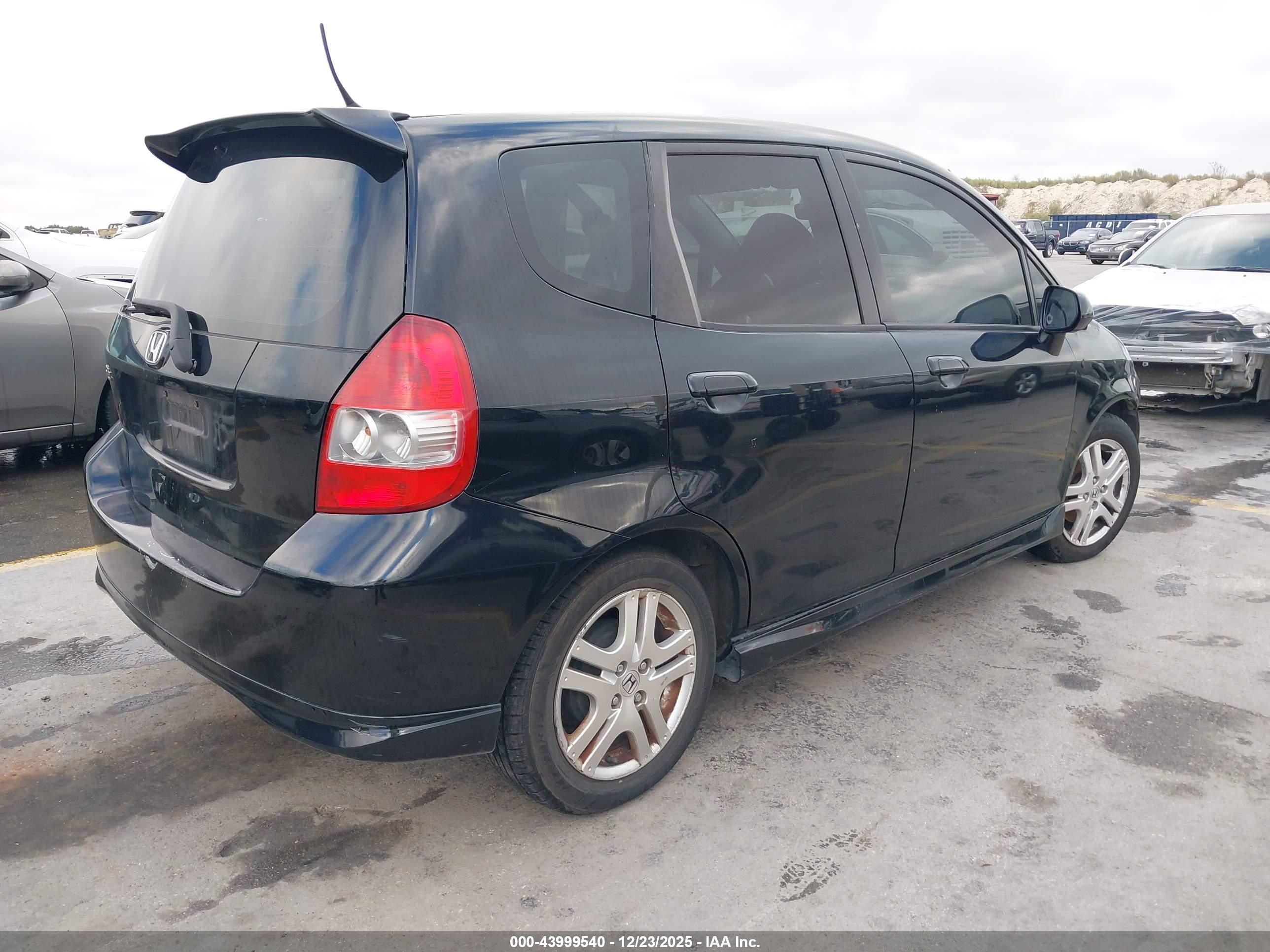 HONDA FIT image 4