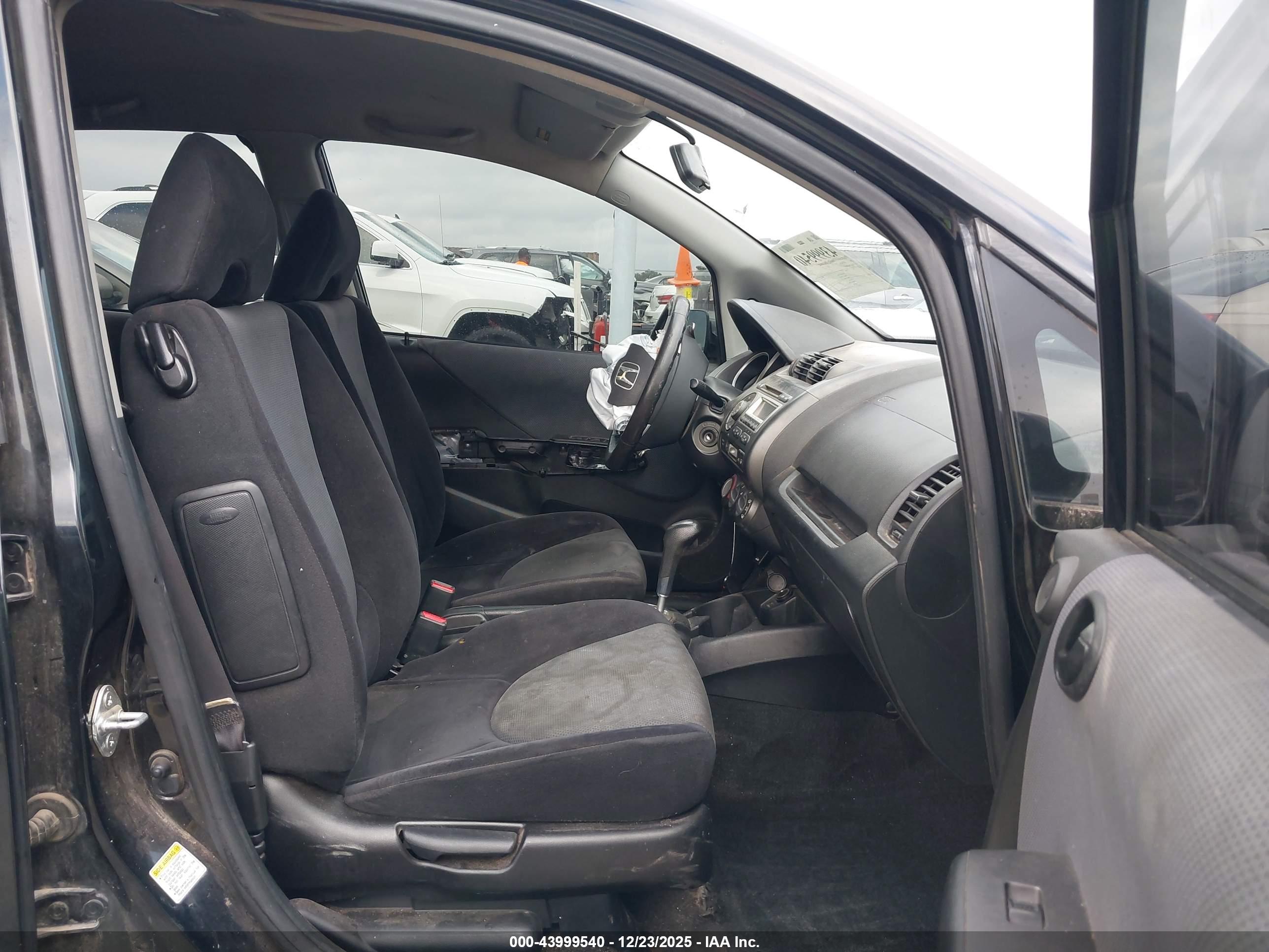 HONDA FIT image 5