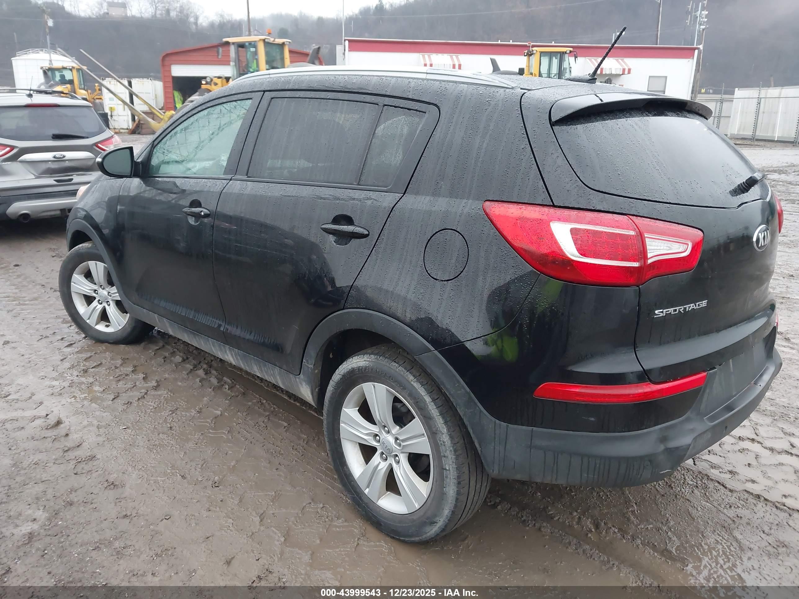 KIA SPORTAGE image 3