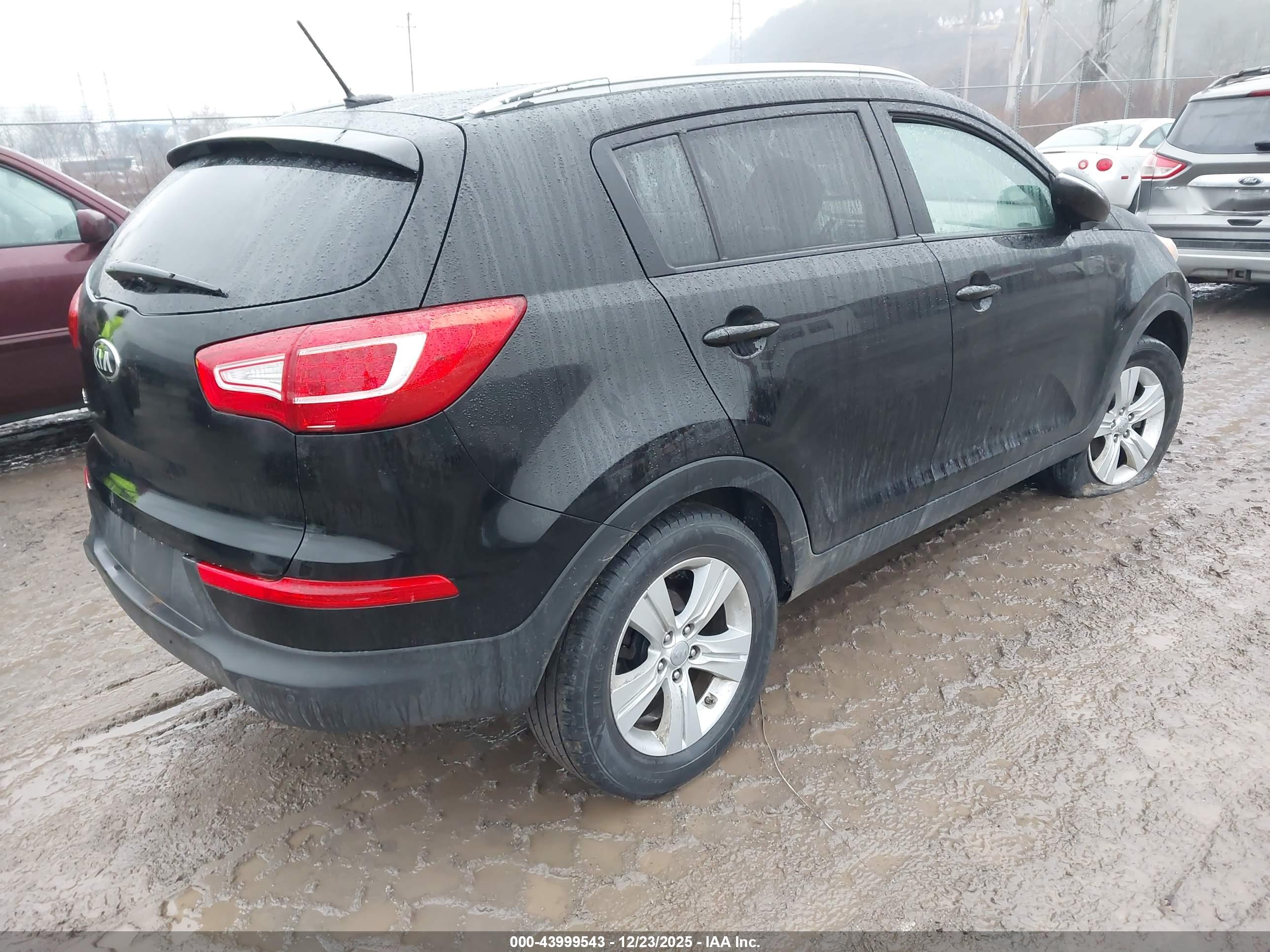 KIA SPORTAGE image 4