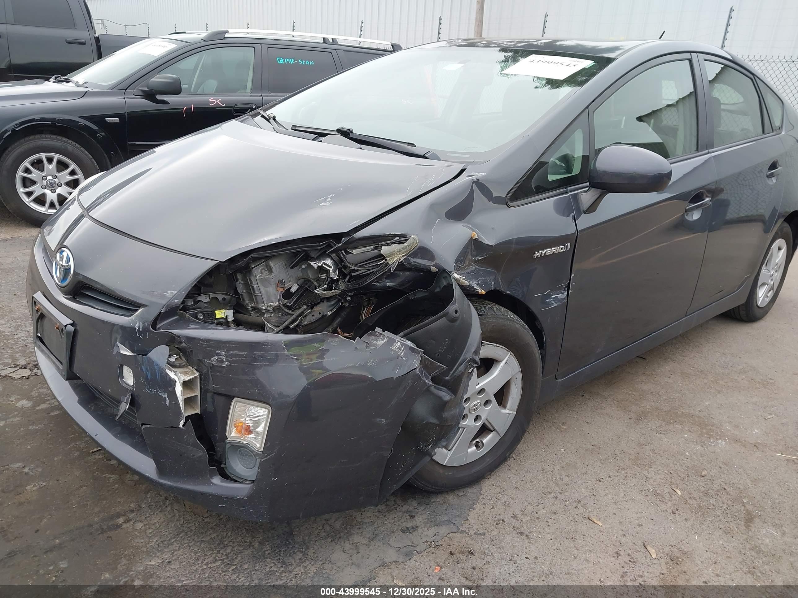 TOYOTA PRIUS image 6