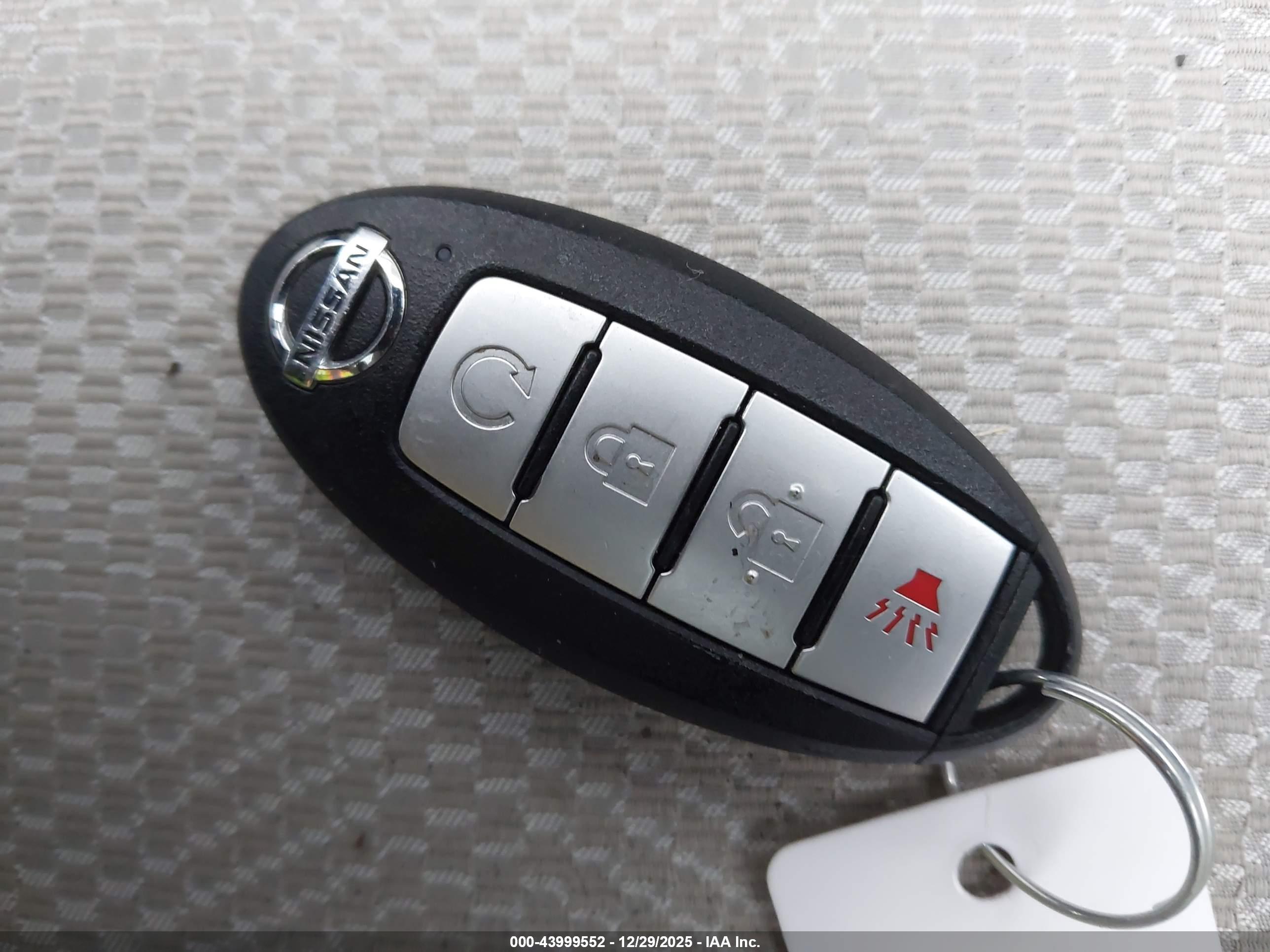 NISSAN ROGUE image 11