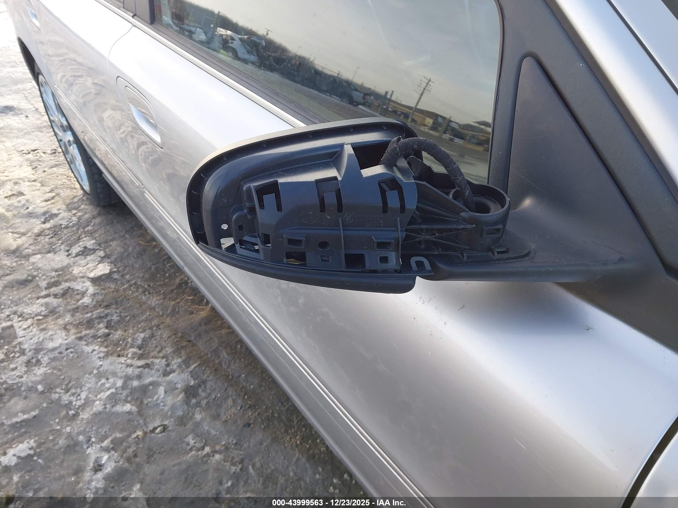 VOLVO S80 image 6