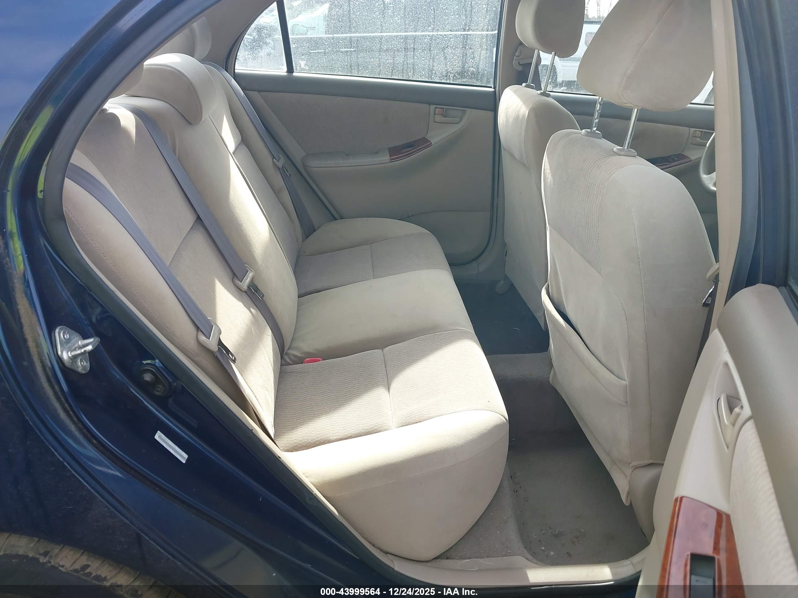 TOYOTA COROLLA image 8