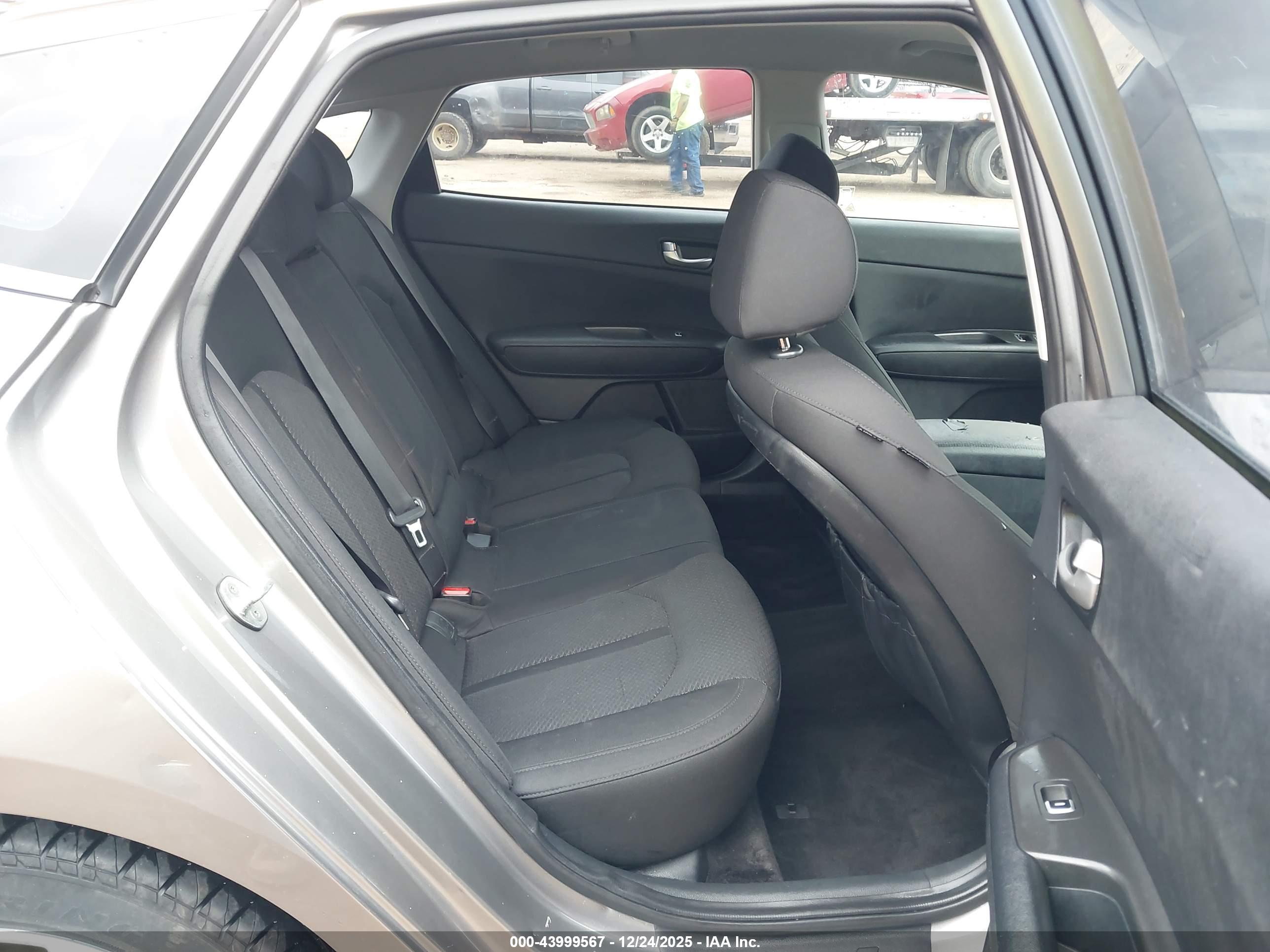 KIA OPTIMA image 8