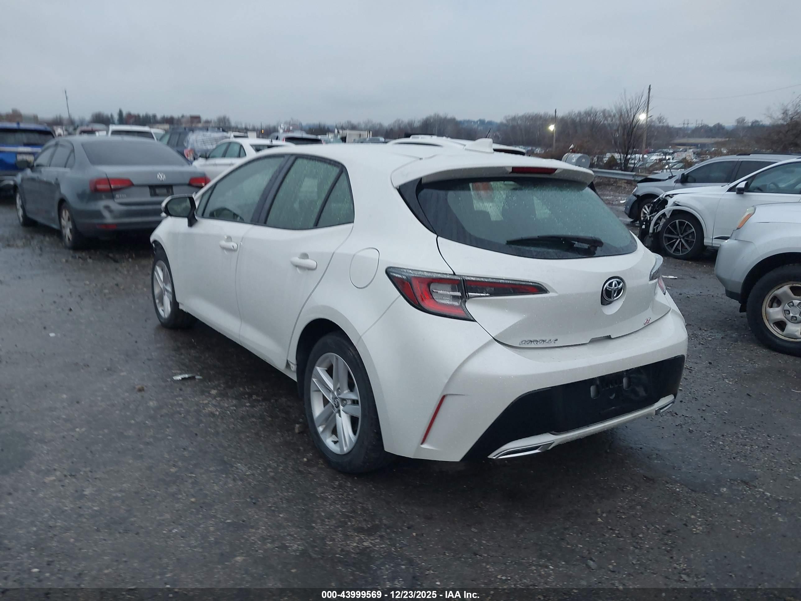 TOYOTA COROLLA image 3