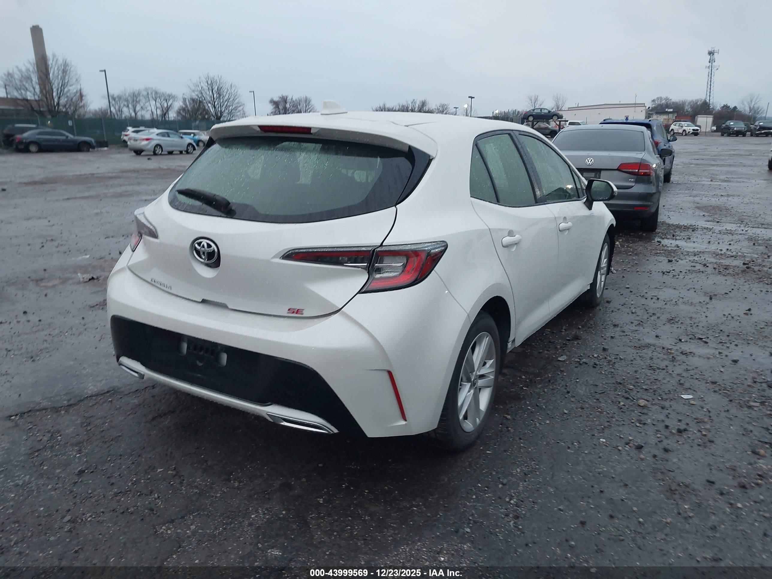 TOYOTA COROLLA image 4