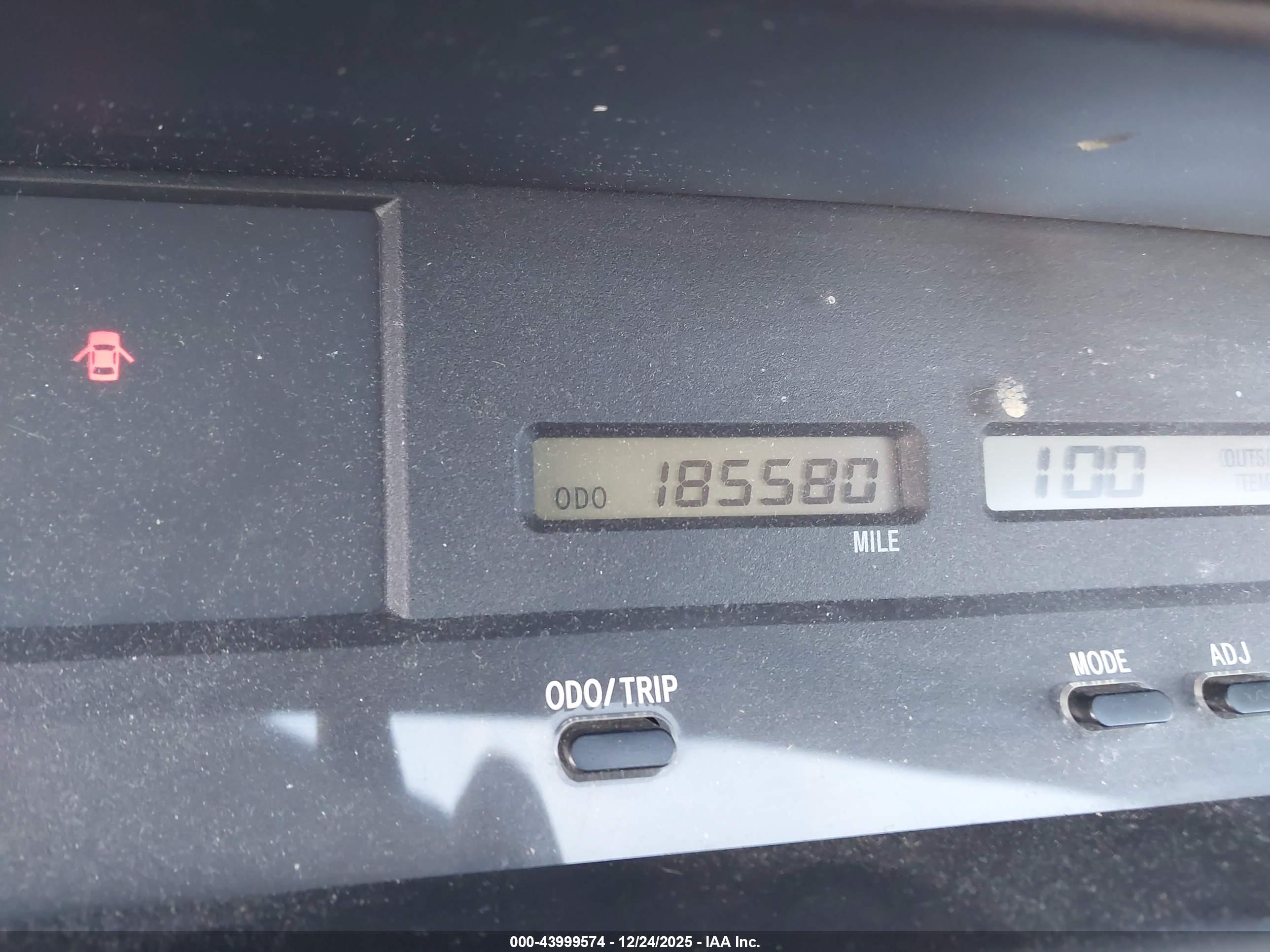 TOYOTA AVALON image 7