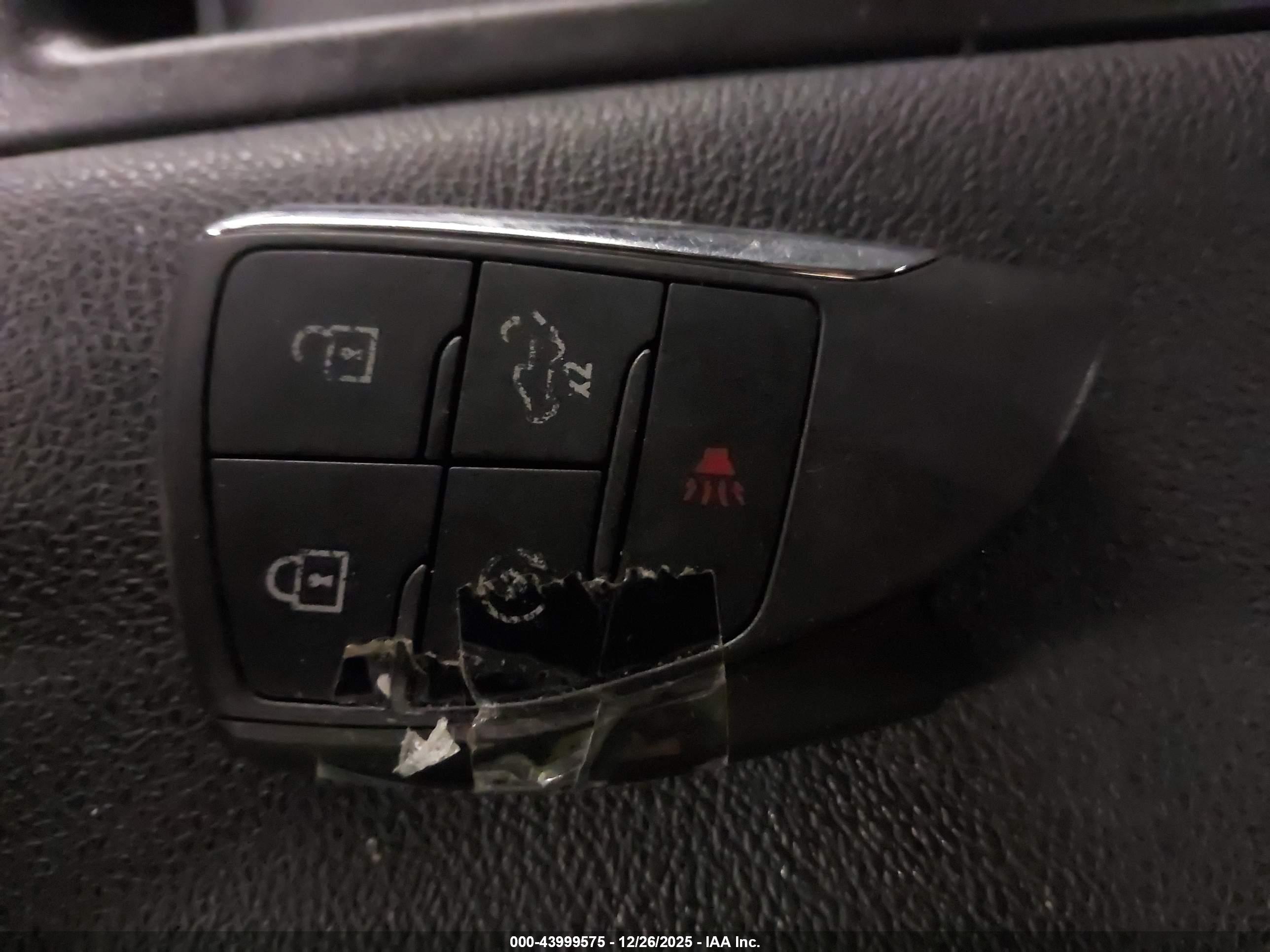 CHEVROLET SILVERADO image 11