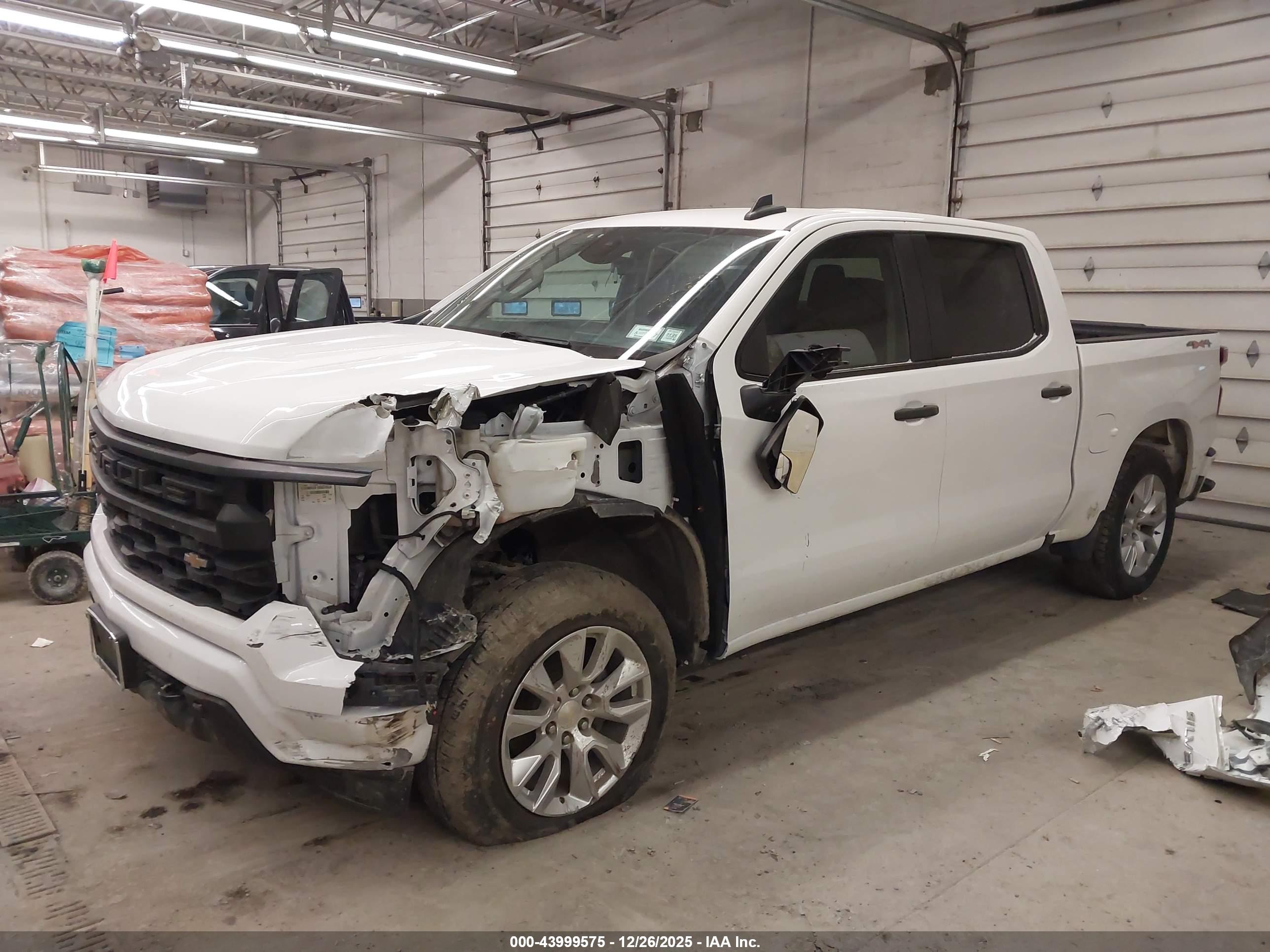 CHEVROLET SILVERADO image 2