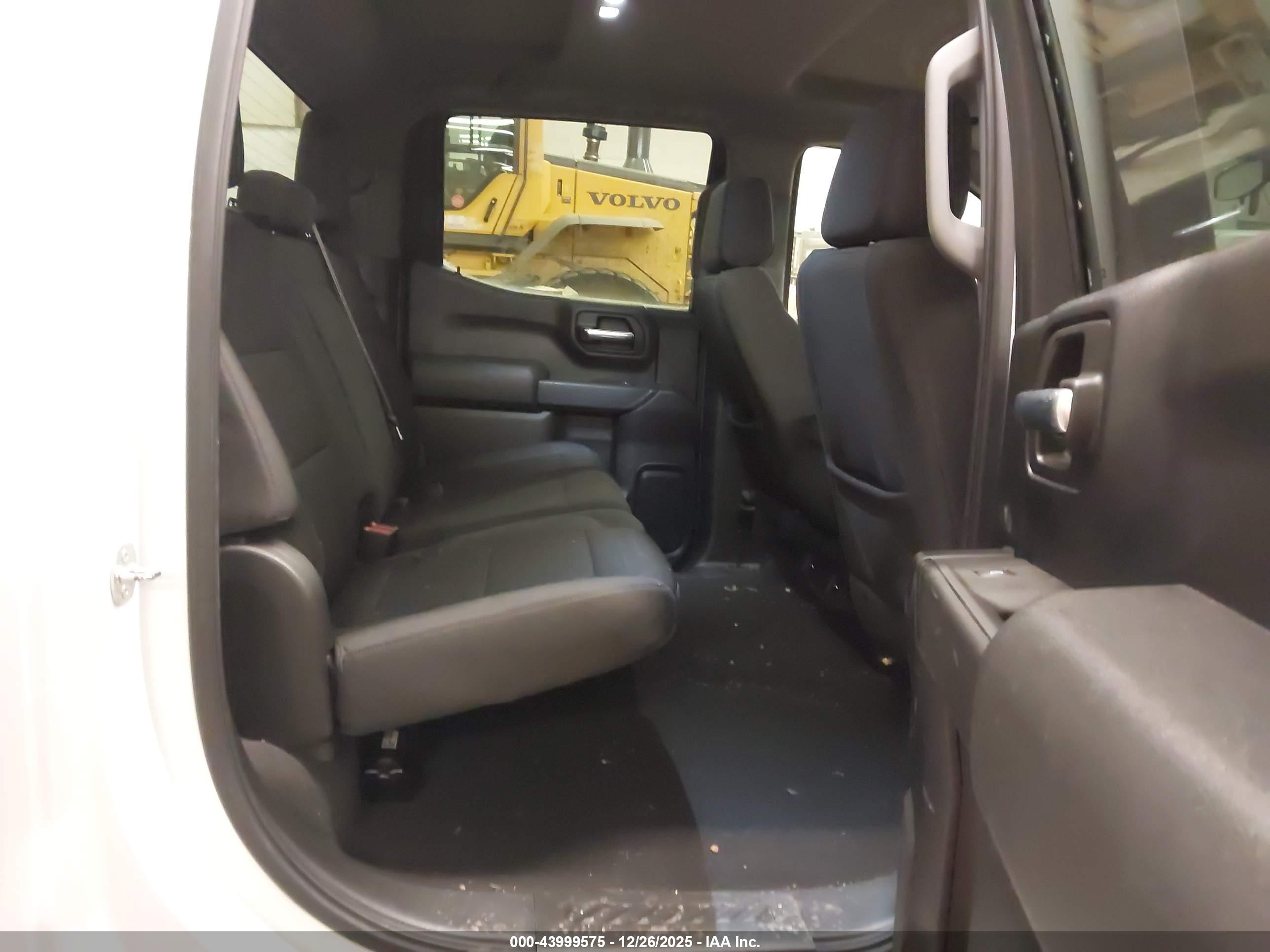 CHEVROLET SILVERADO image 8