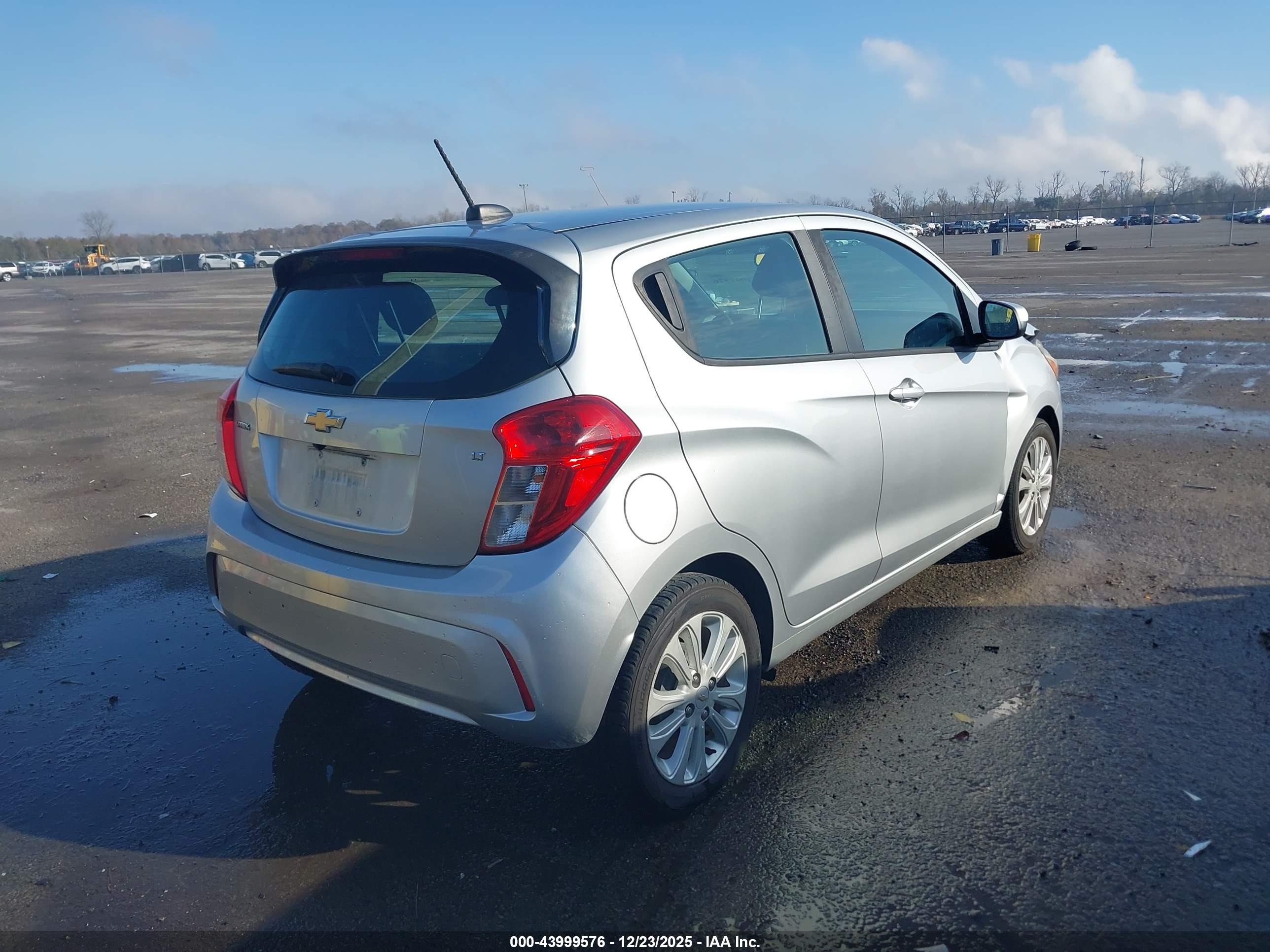 CHEVROLET SPARK image 4