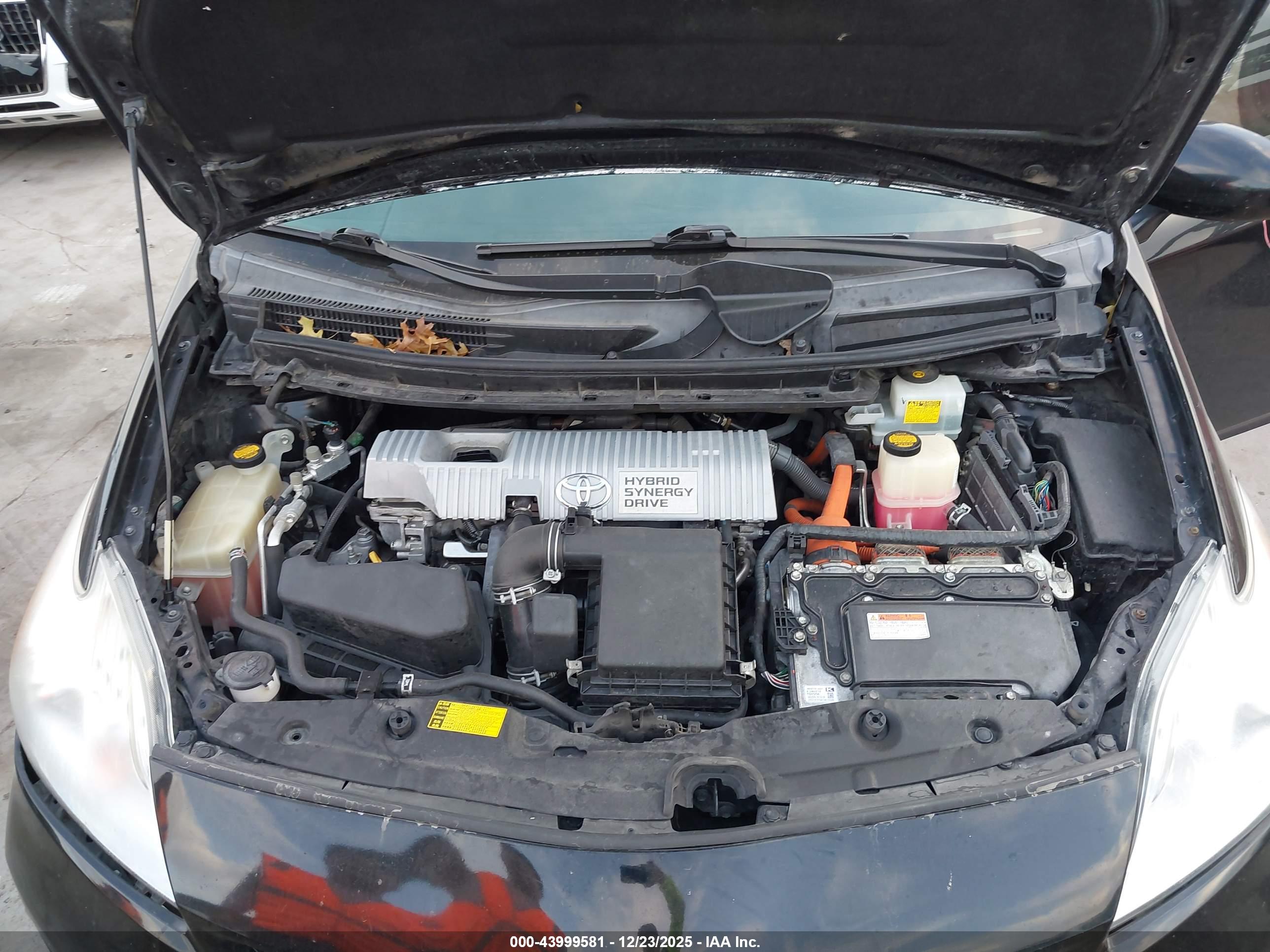 TOYOTA PRIUS image 10