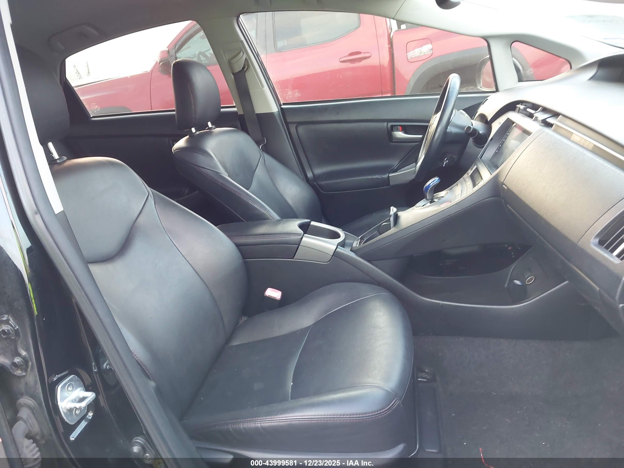 TOYOTA PRIUS image 5