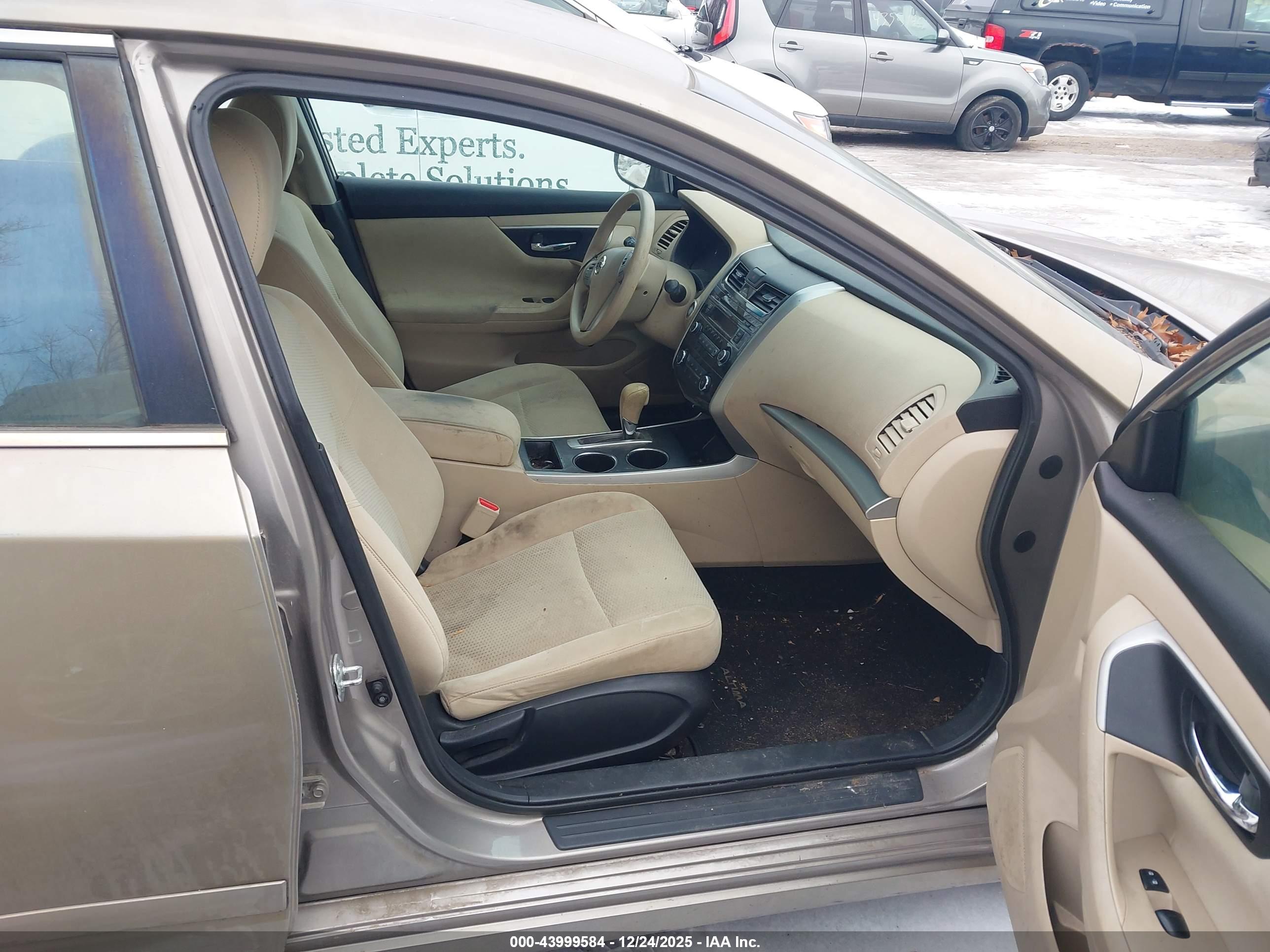 NISSAN ALTIMA image 5