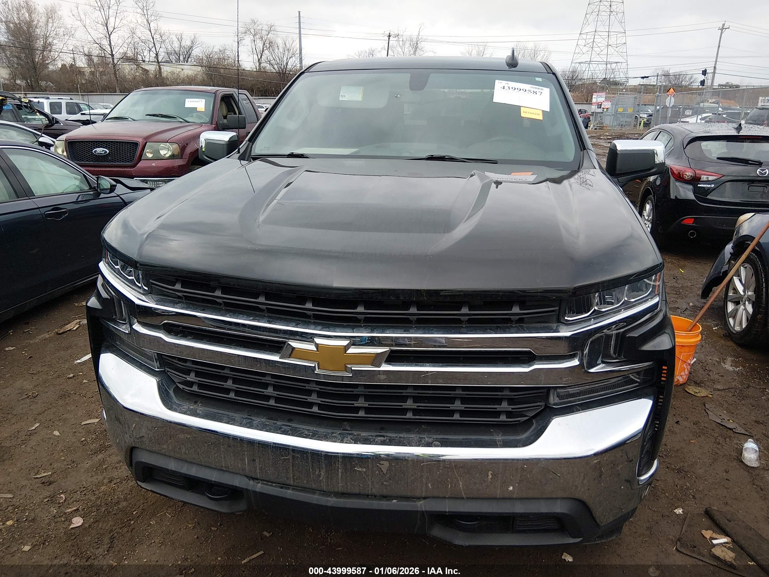 CHEVROLET SILVERADO image 6