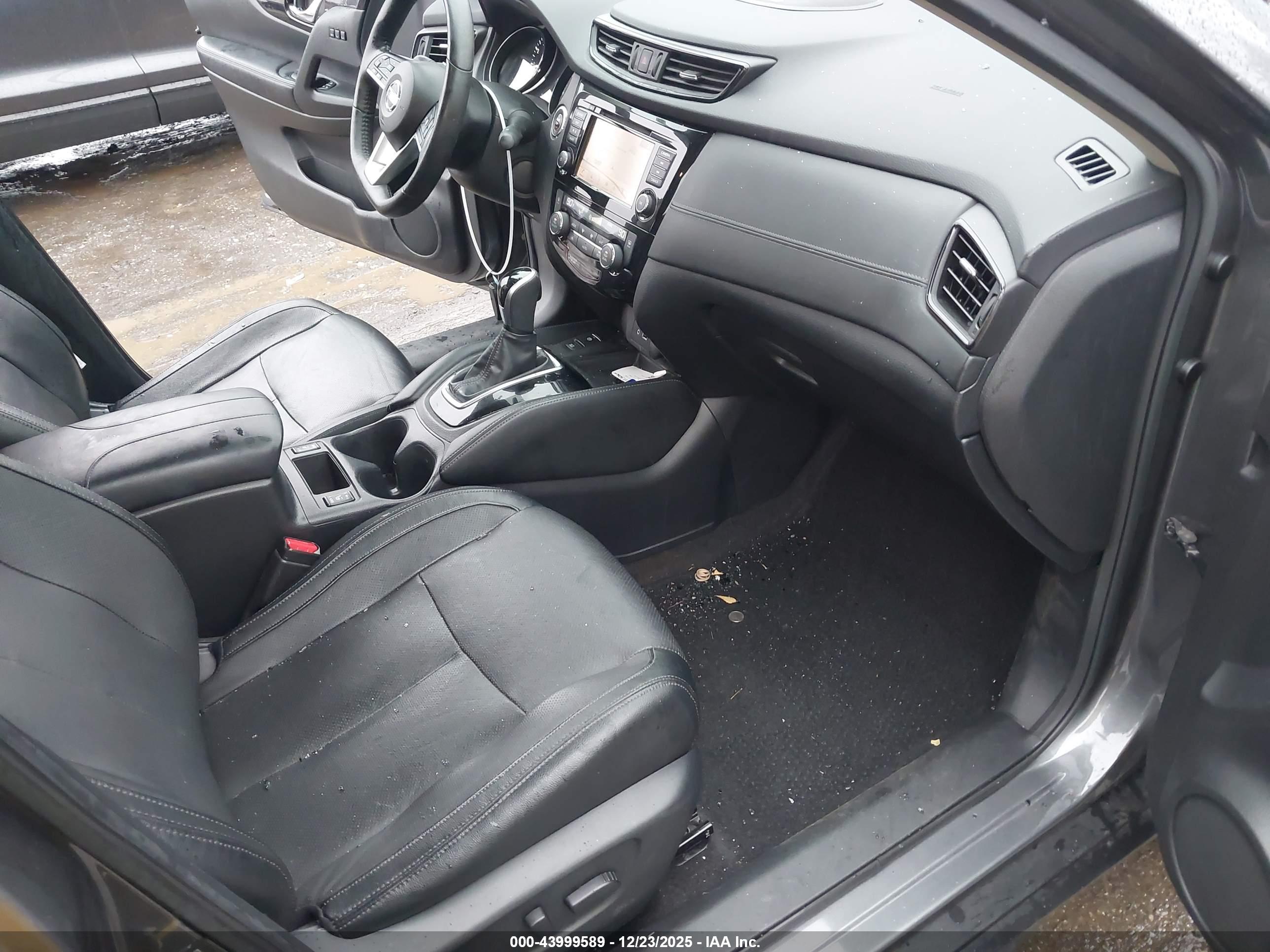 NISSAN ROGUE image 5
