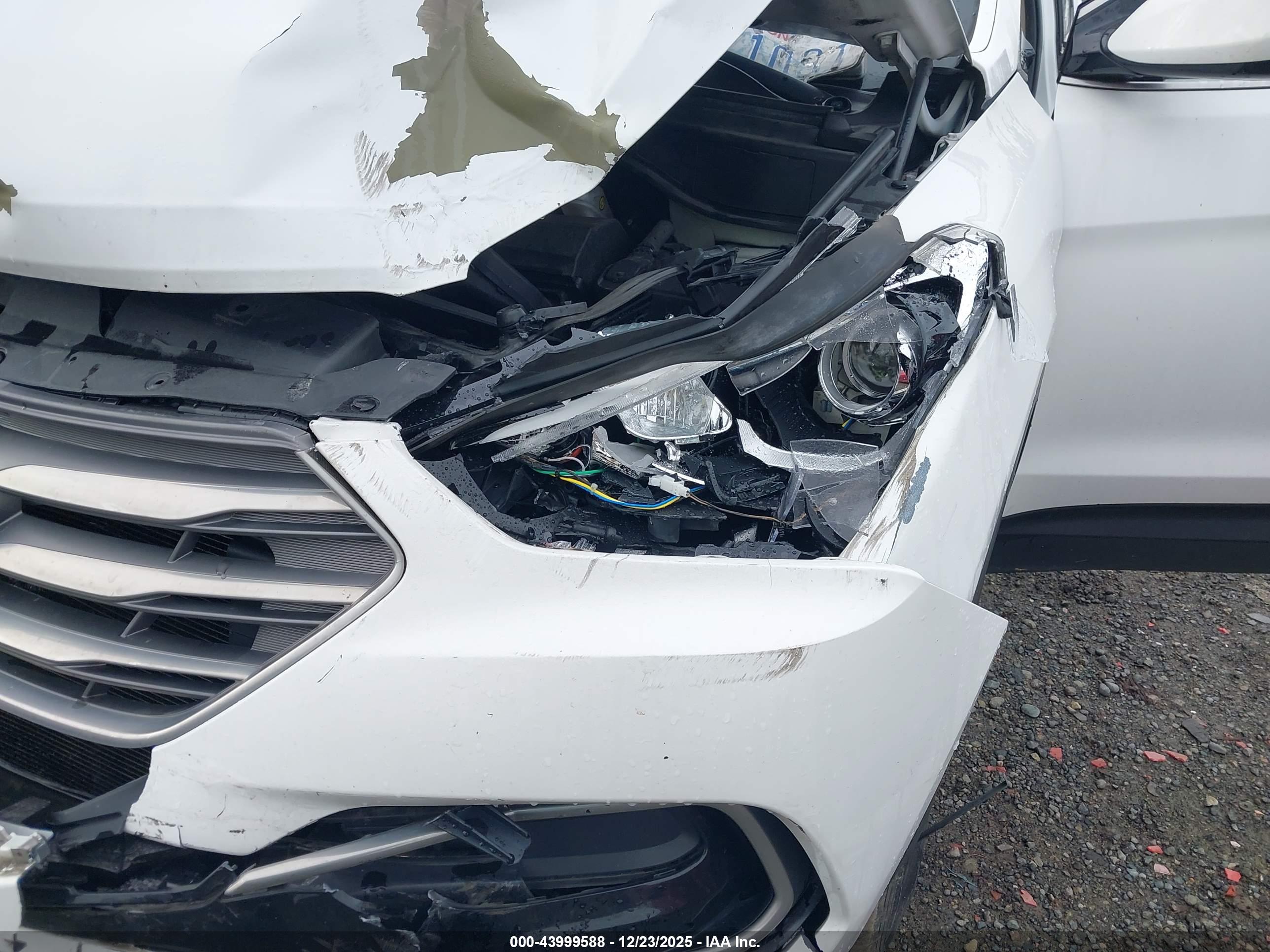 HYUNDAI SANTA image 6