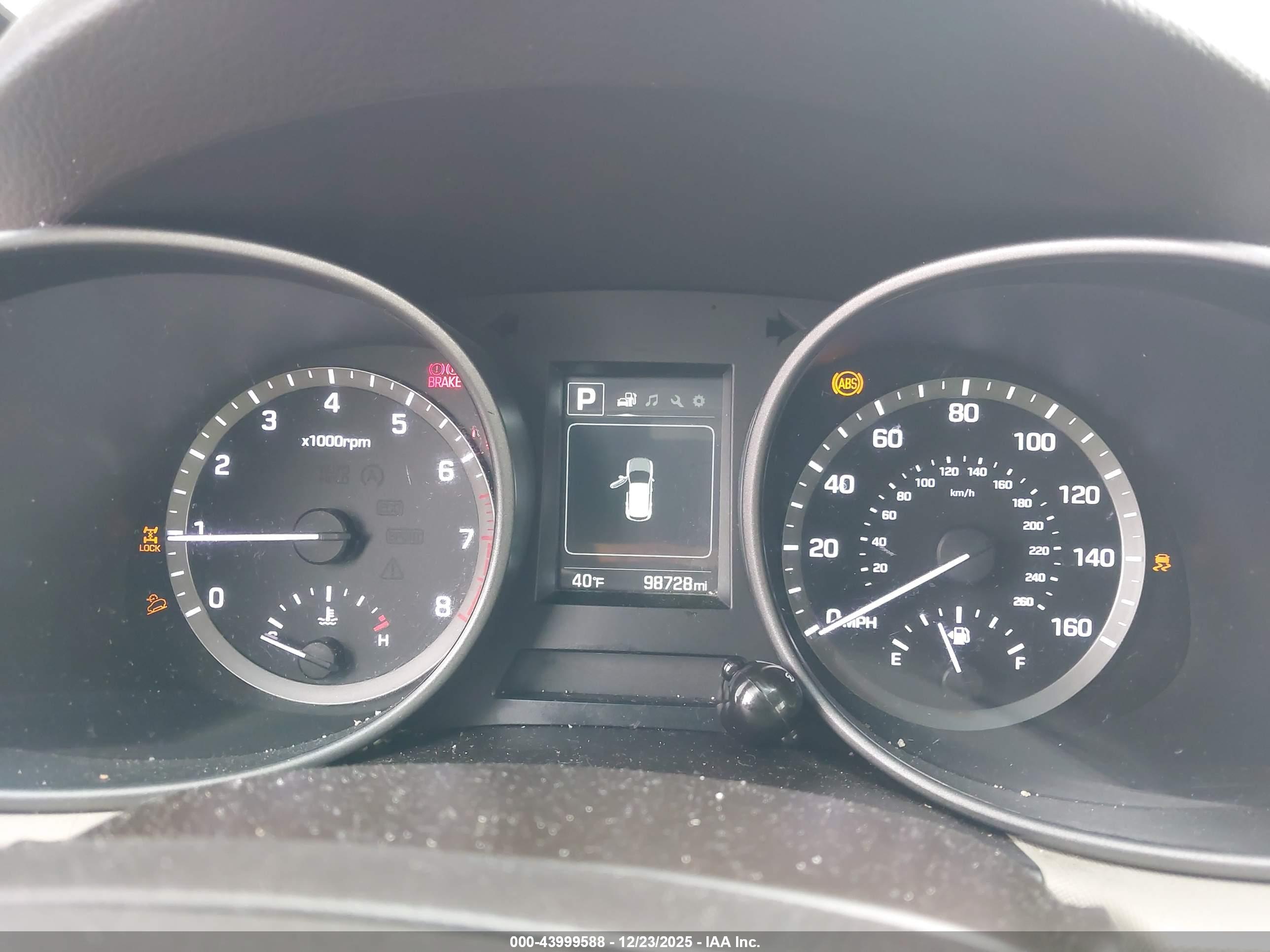 HYUNDAI SANTA image 7