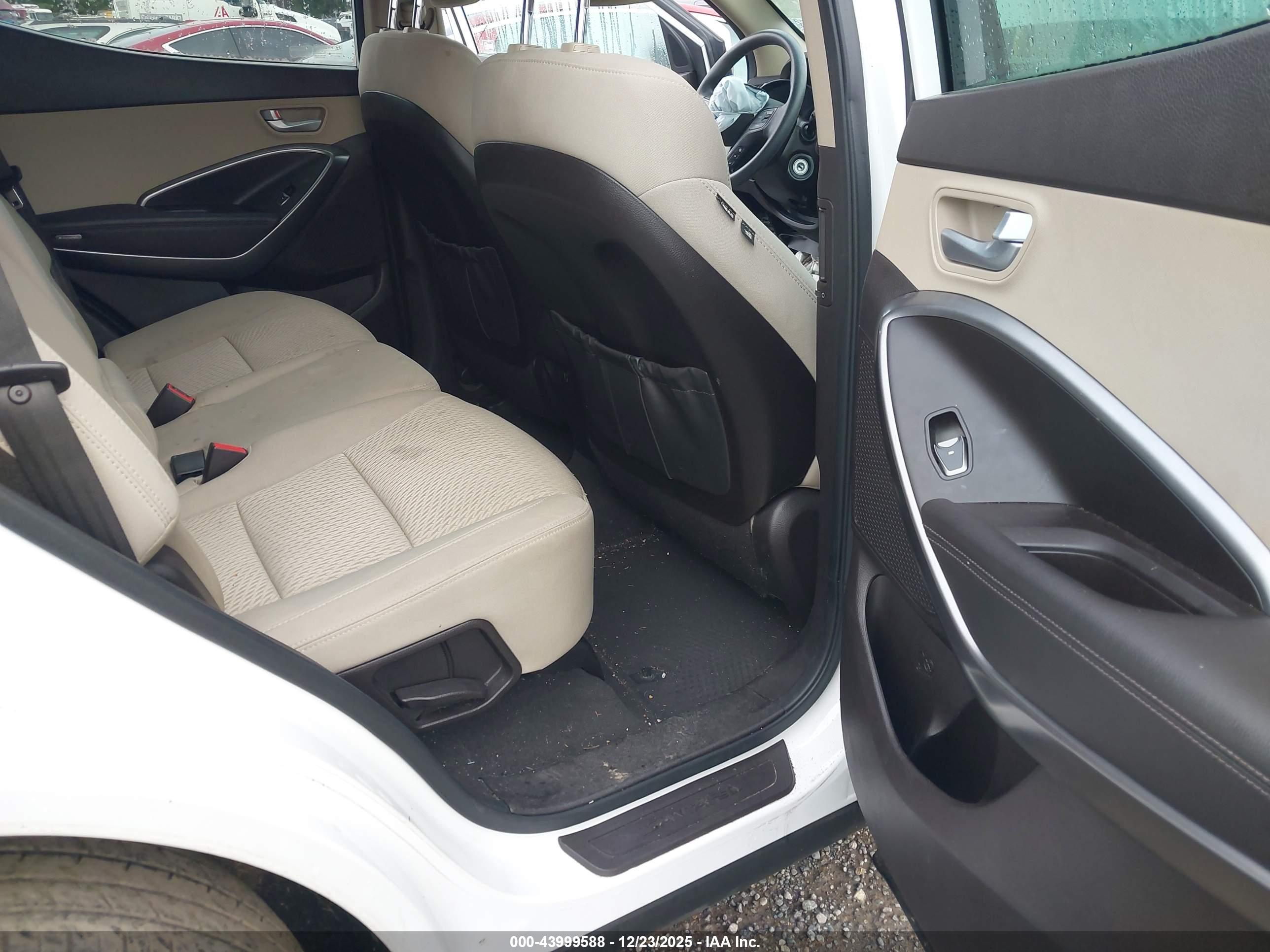 HYUNDAI SANTA image 8