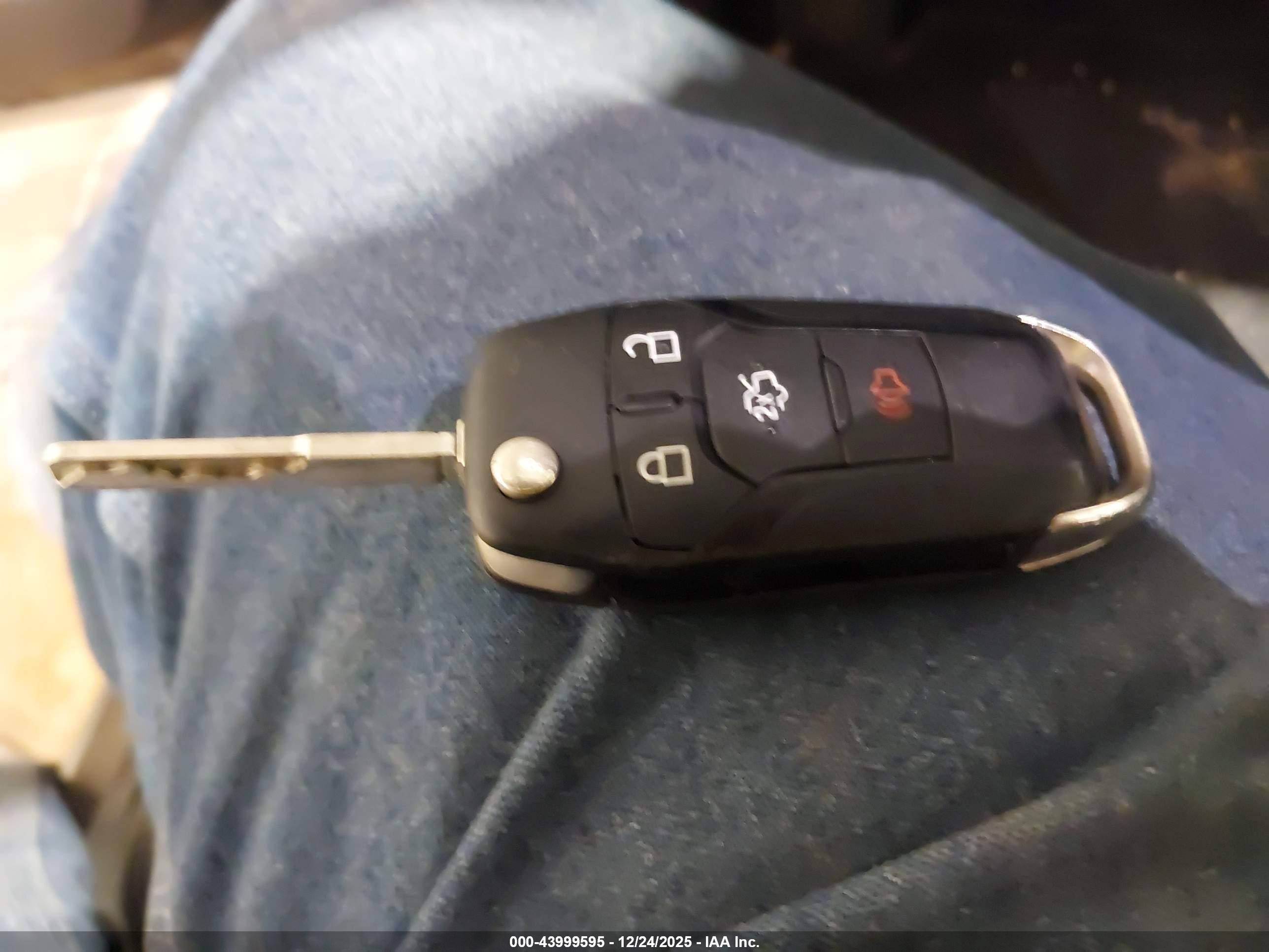 FORD FUSION image 11